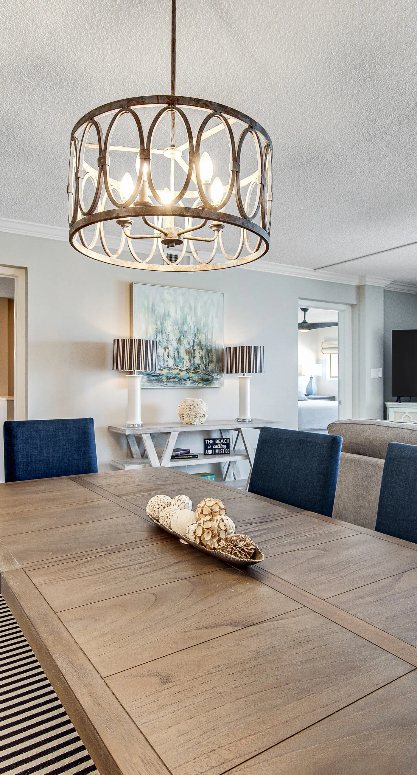 Snowbird-friendly Gulf-front Condo with outdoor Pool, Gym, Tennis