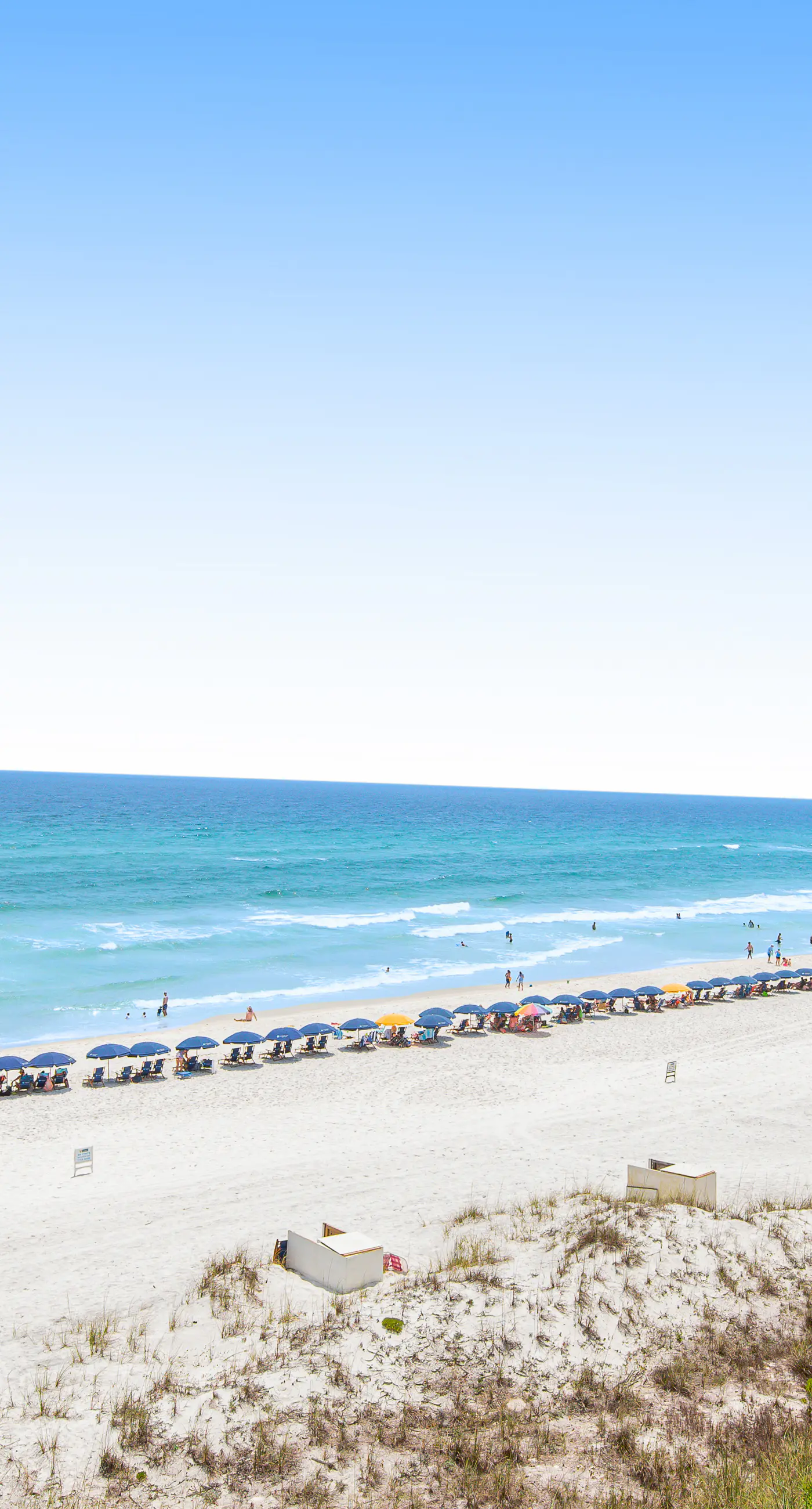 Snowbird-friendly Gulf-front Condo with outdoor Pool, Gym, Tennis