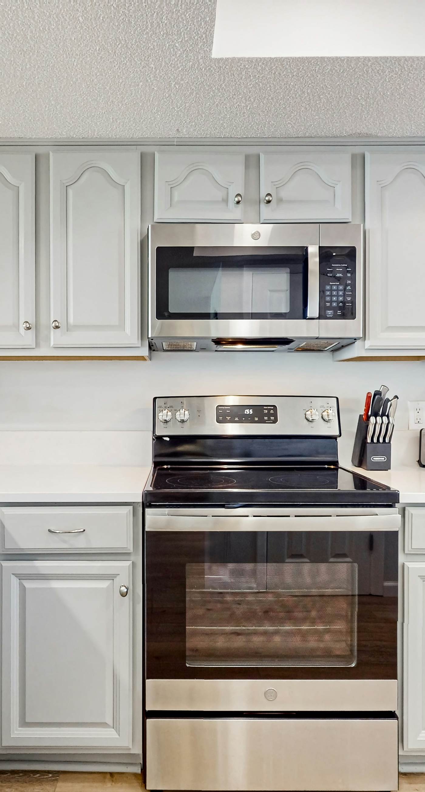 Gorgeious beachview condo with large balcony & shared pool