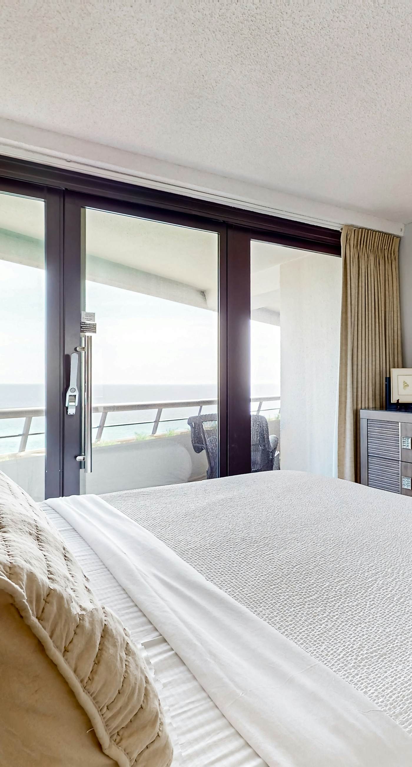 Gorgeious beachview condo with large balcony & shared pool