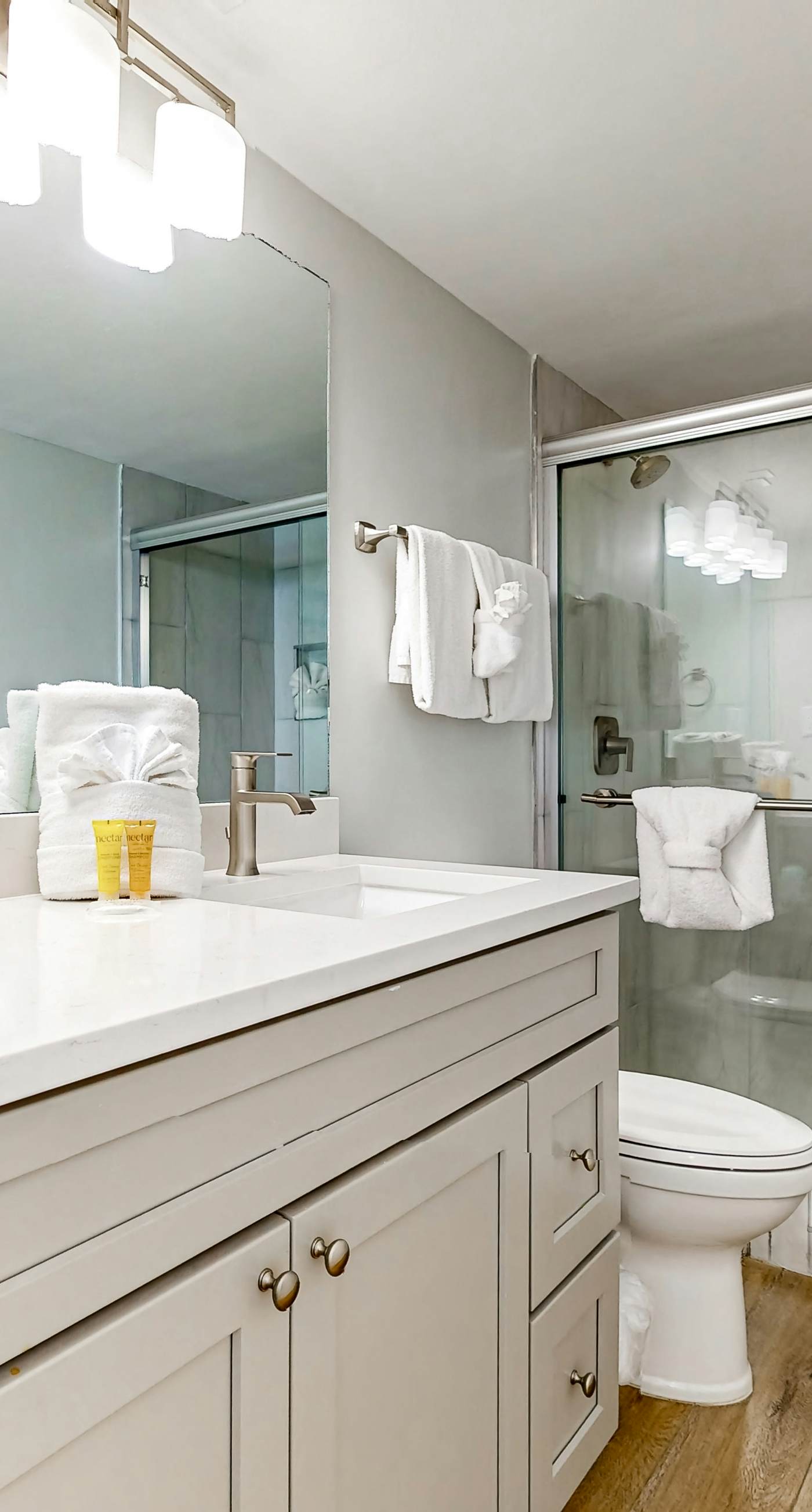 Gorgeious beachview condo with large balcony & shared pool