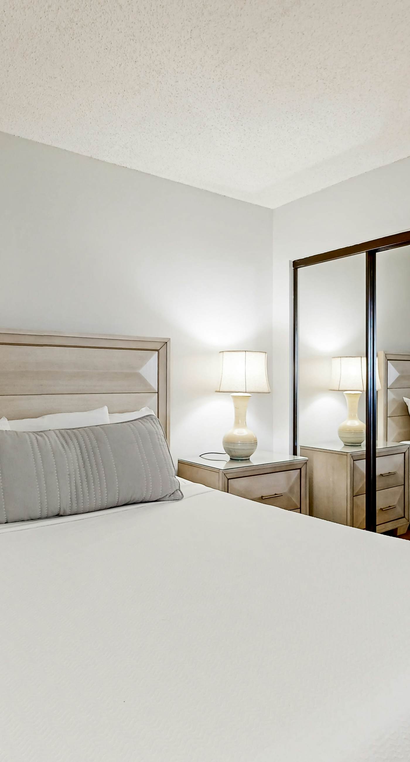 Gorgeious beachview condo with large balcony & shared pool