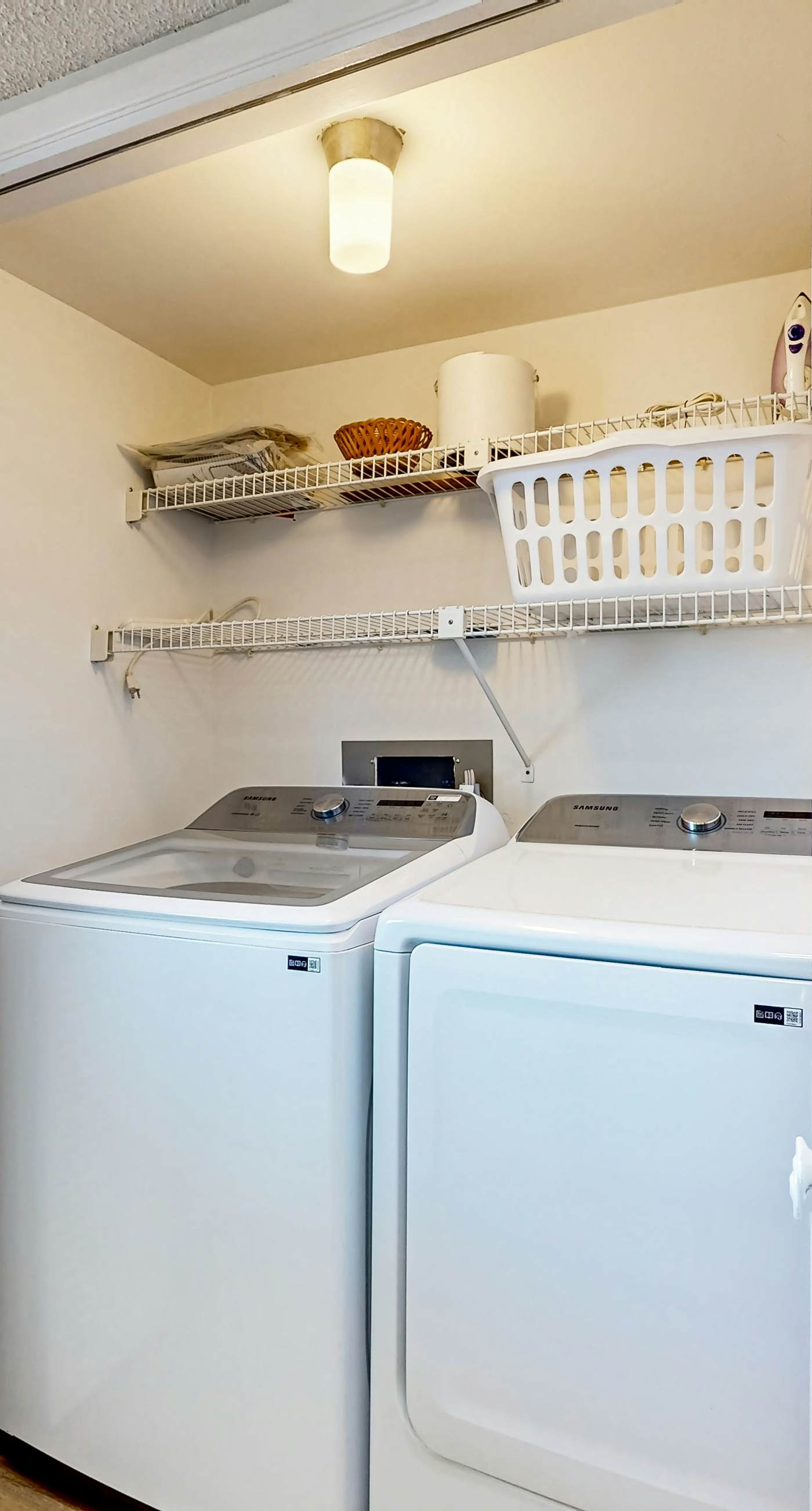 Gorgeious beachview condo with large balcony & shared pool