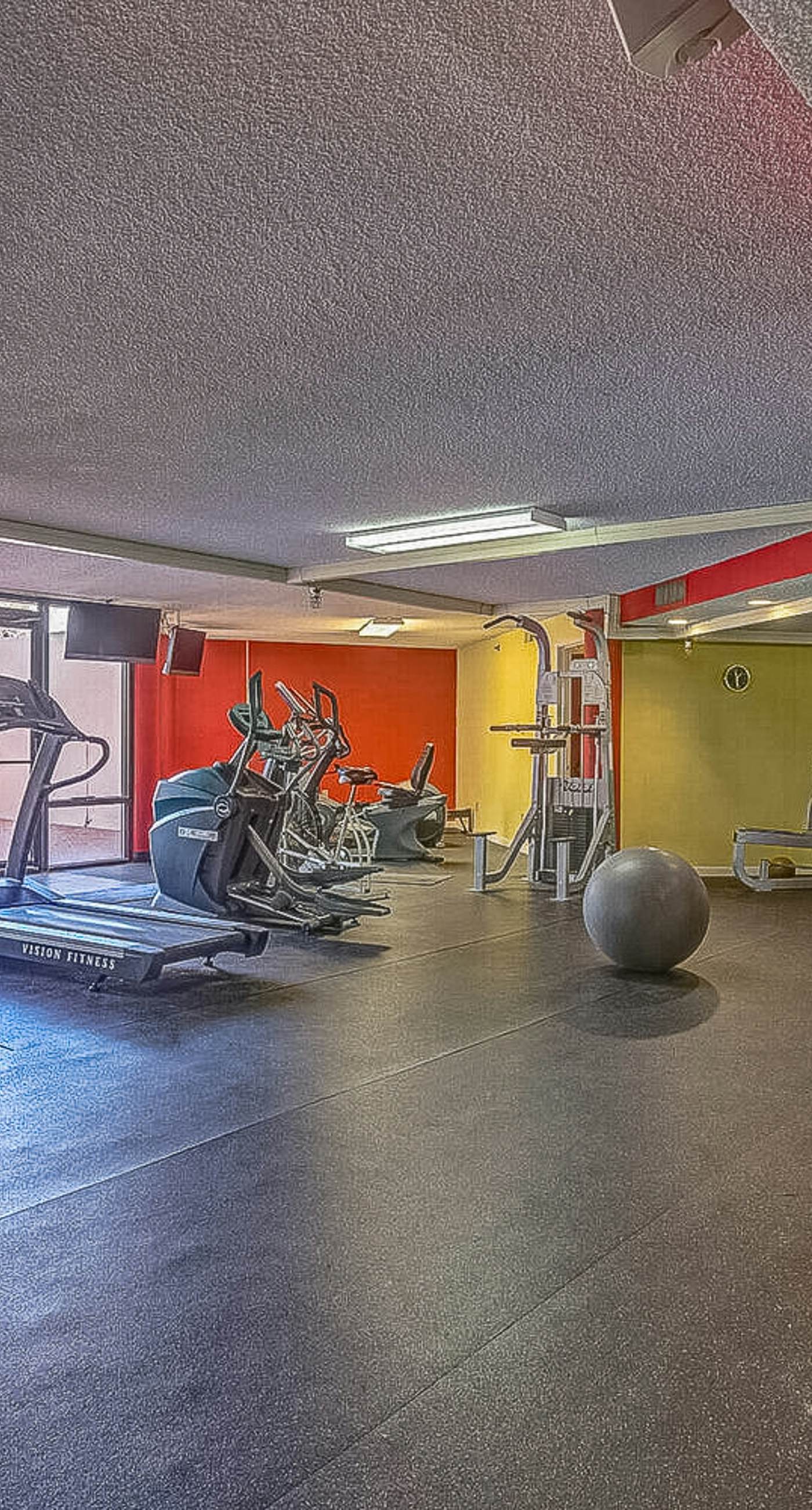 Gorgeious beachview condo with large balcony & shared pool