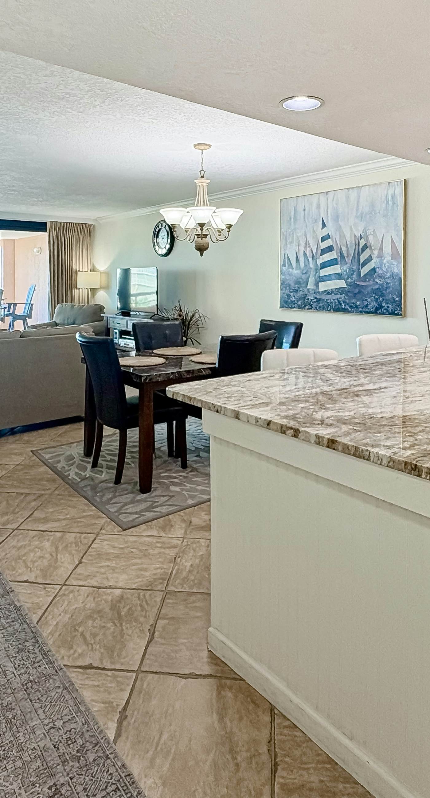 Gorgeous coastal condo with shared pool and easy beach access