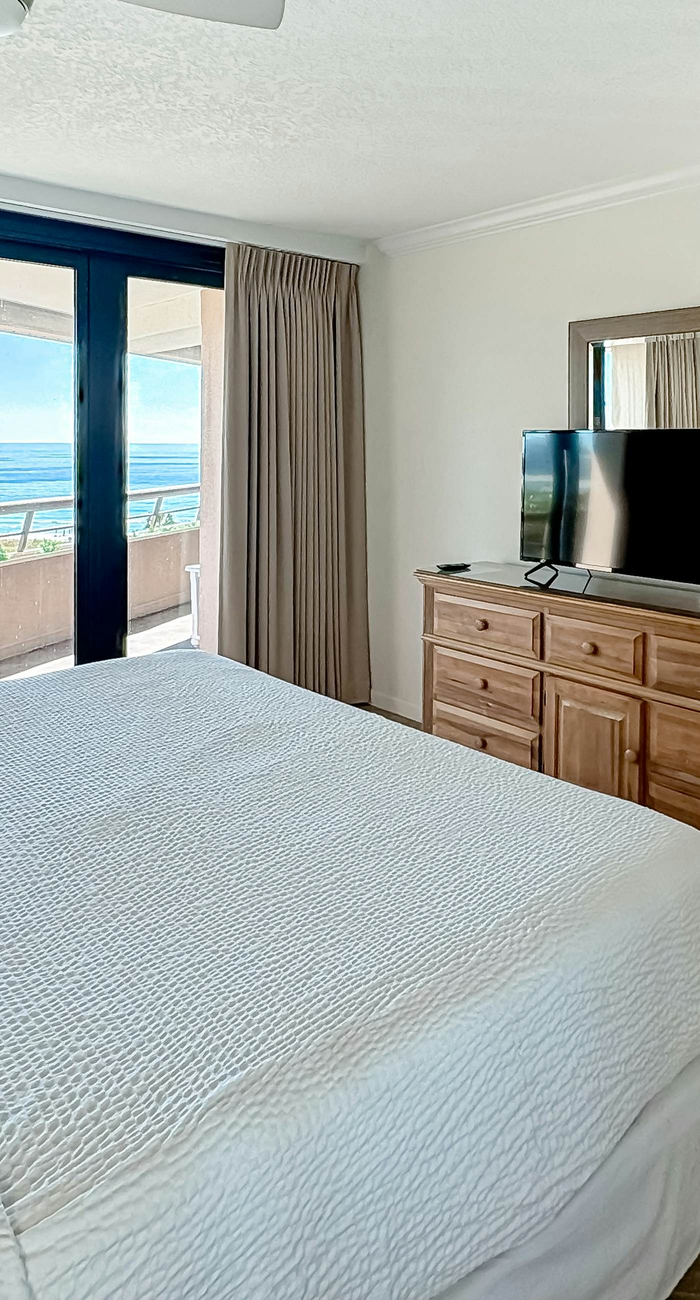 Gorgeous coastal condo with shared pool and easy beach access