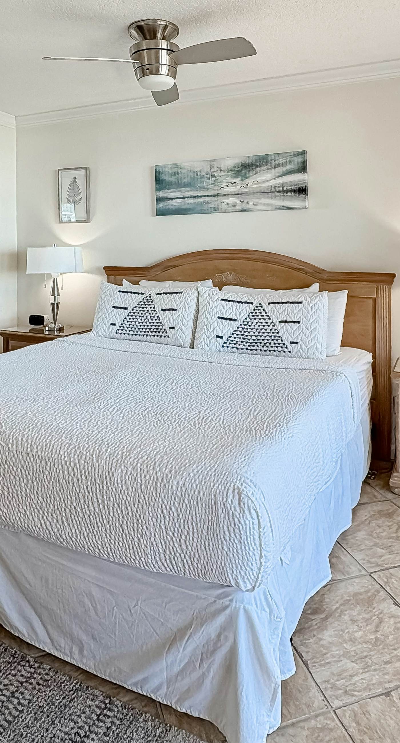 Gorgeous coastal condo with shared pool and easy beach access