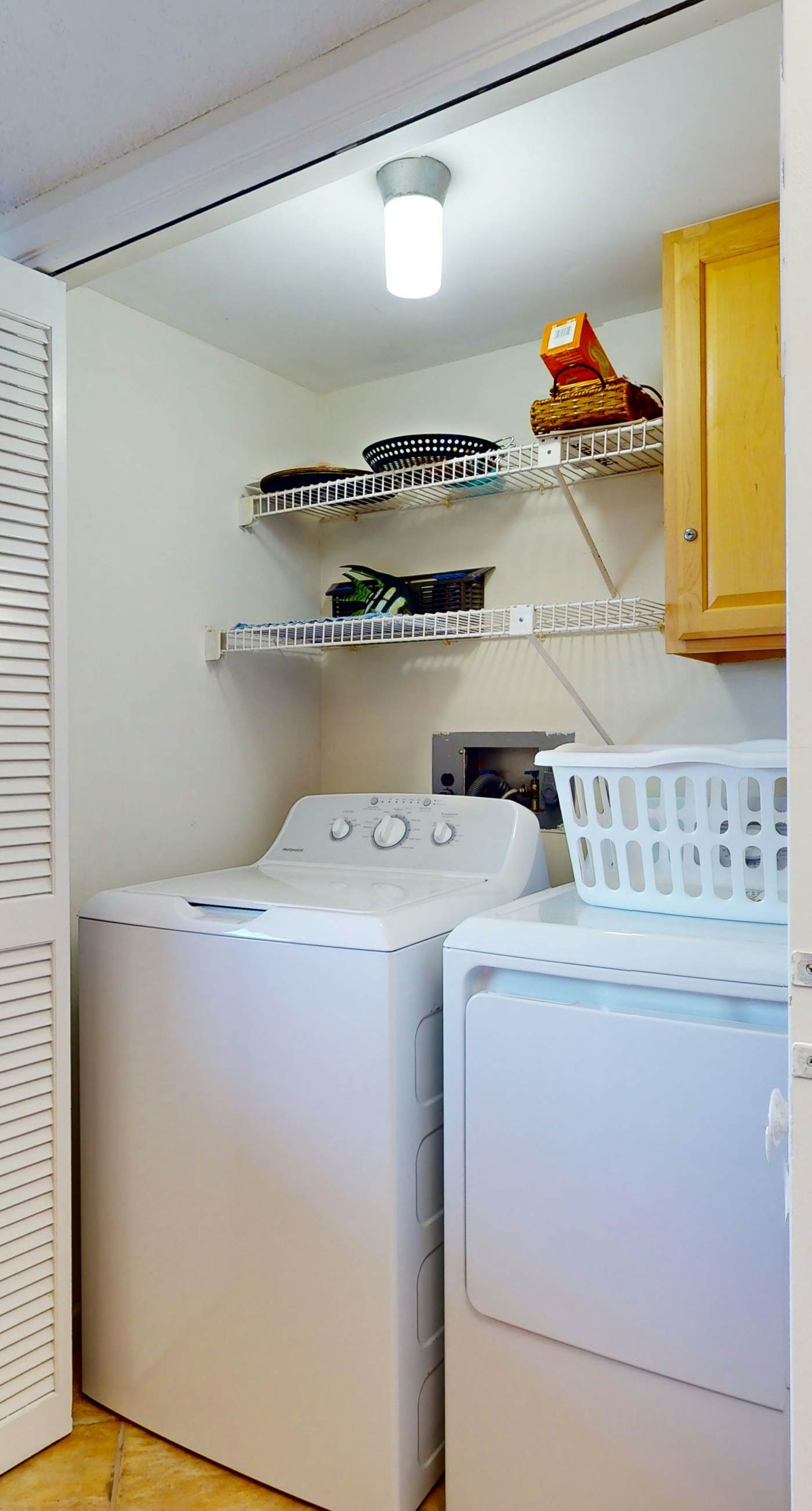 Gorgeous coastal condo with shared pool and easy beach access