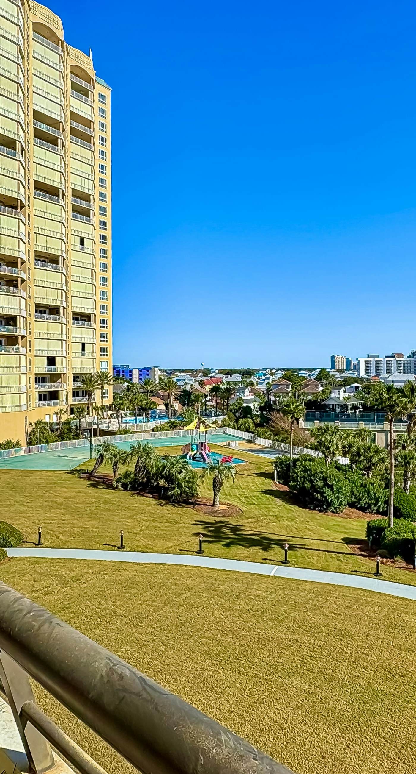 Gorgeous coastal condo with shared pool and easy beach access