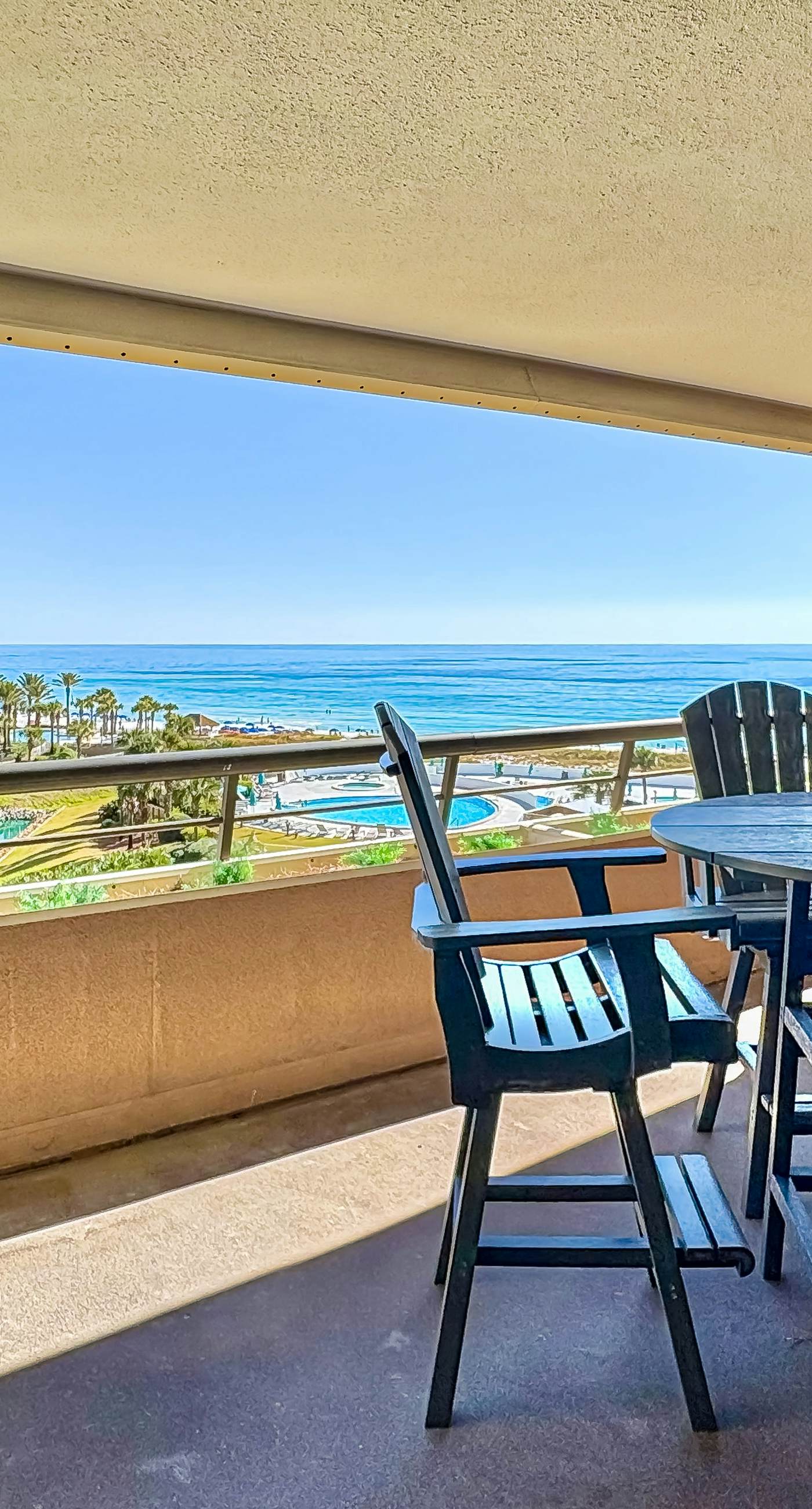 Gorgeous coastal condo with shared pool and easy beach access
