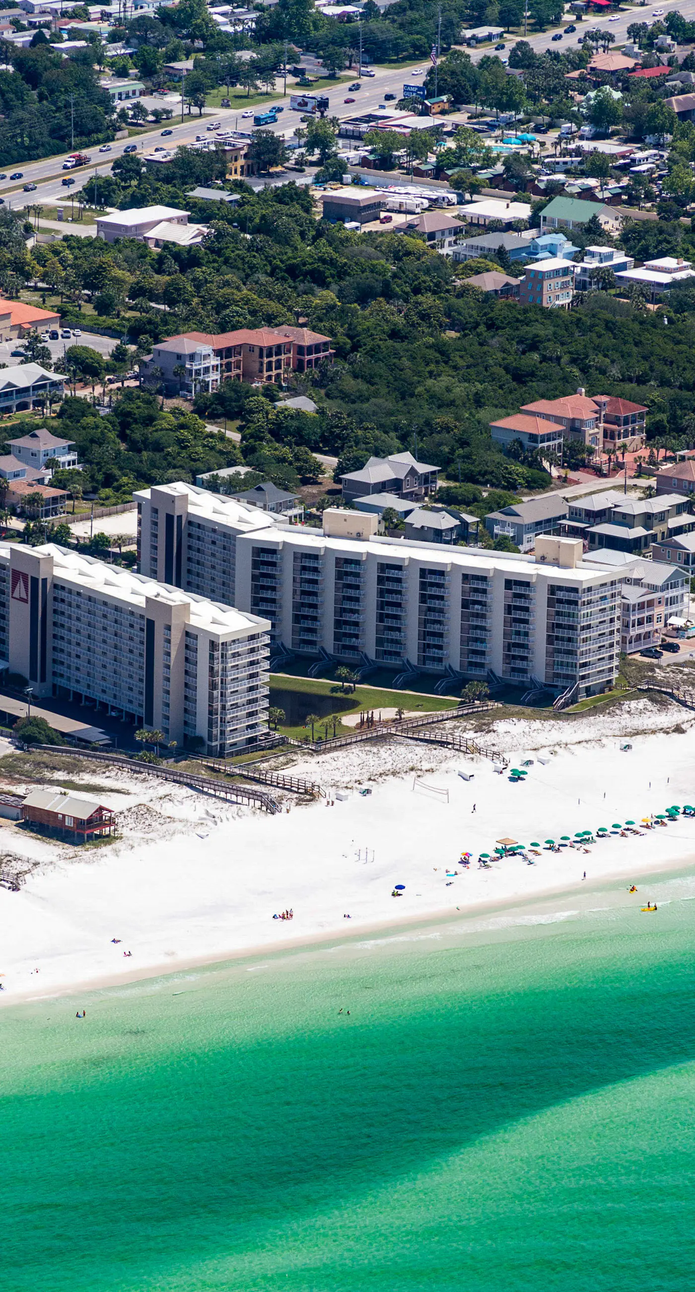 Mainsail End-Unit Townhome - Beachfront Resort, Pools, & Hot Tubs