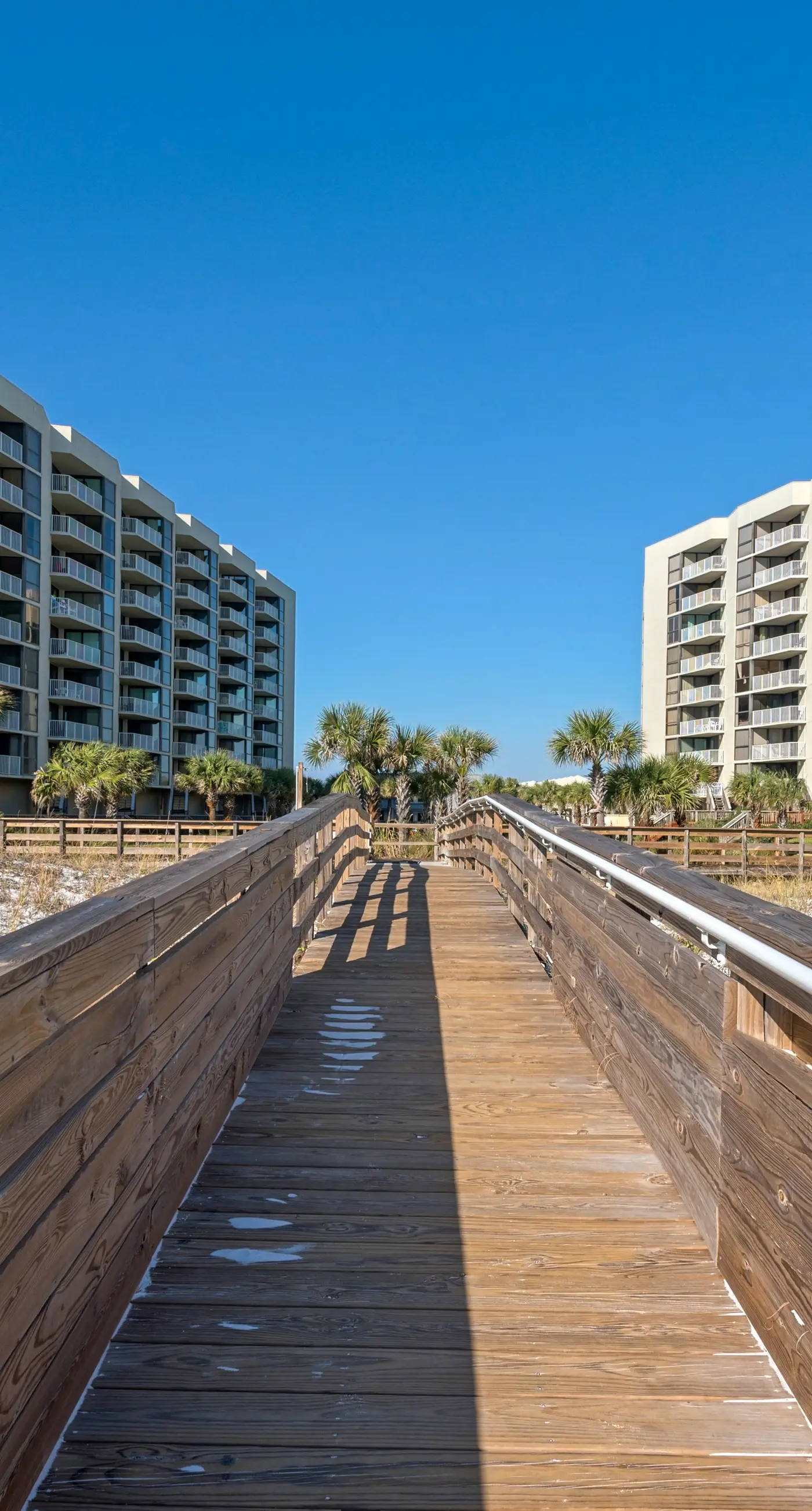 Mainsail End-Unit Townhome - Beachfront Resort, Pools, & Hot Tubs