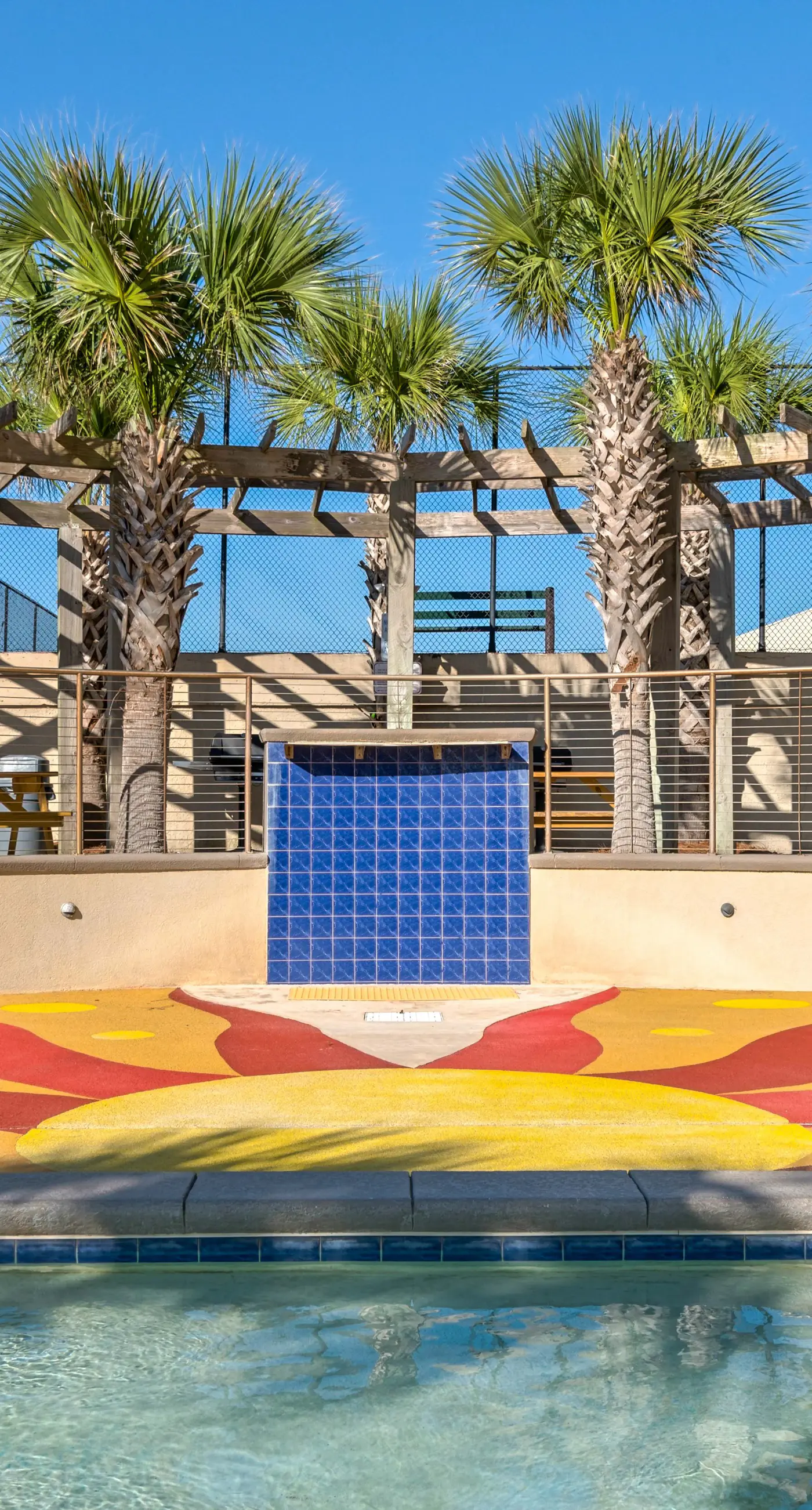 Mainsail End-Unit Townhome - Beachfront Resort, Pools, & Hot Tubs