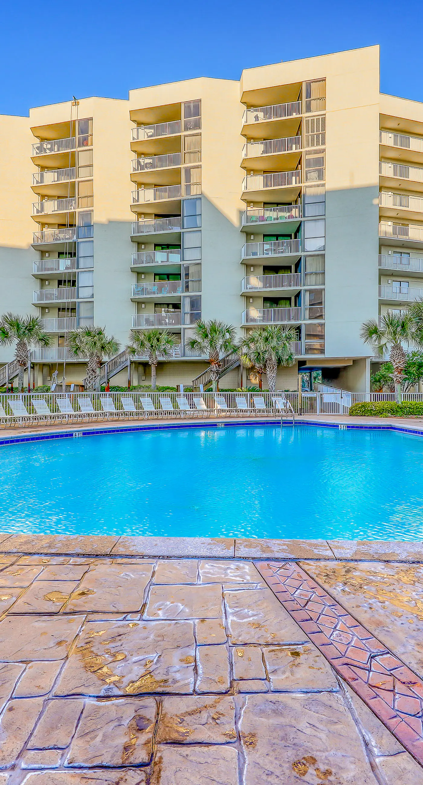 Enchanting condo with tennis, pool, hot tub, balcony, & washer/dryer