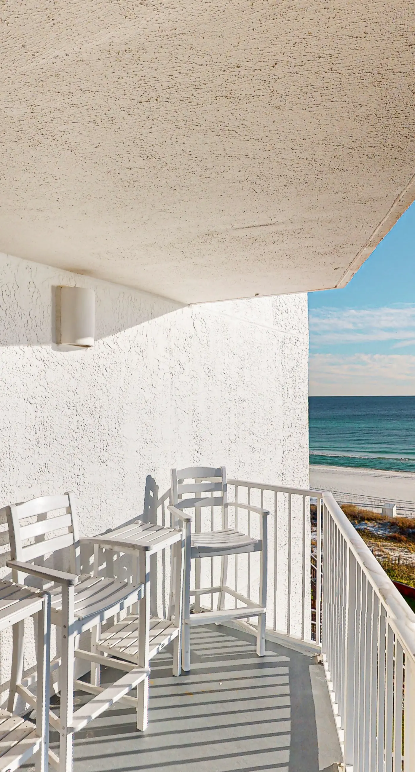 Enchanting condo with tennis, pool, hot tub, balcony, & washer/dryer