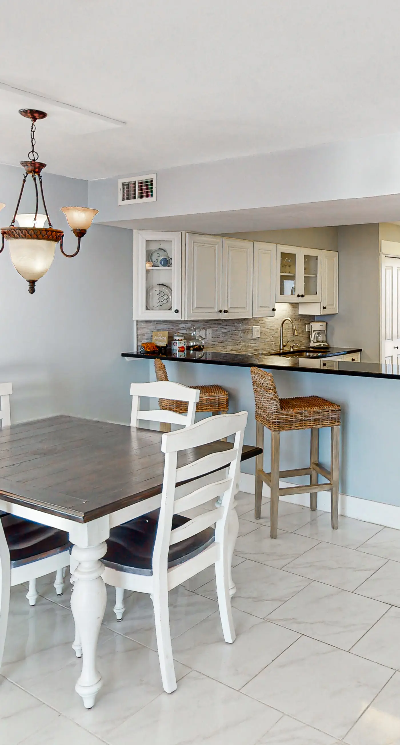 Enchanting condo with tennis, pool, hot tub, balcony, & washer/dryer