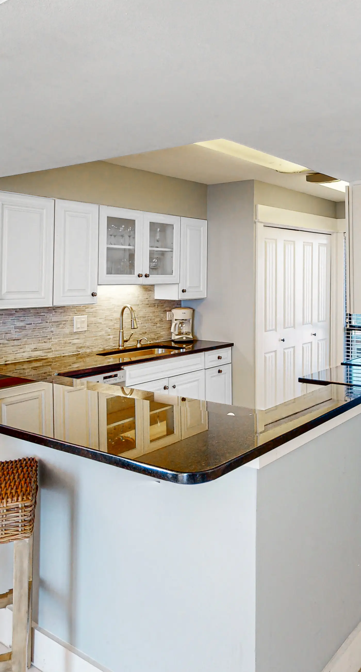 Enchanting condo with tennis, pool, hot tub, balcony, & washer/dryer