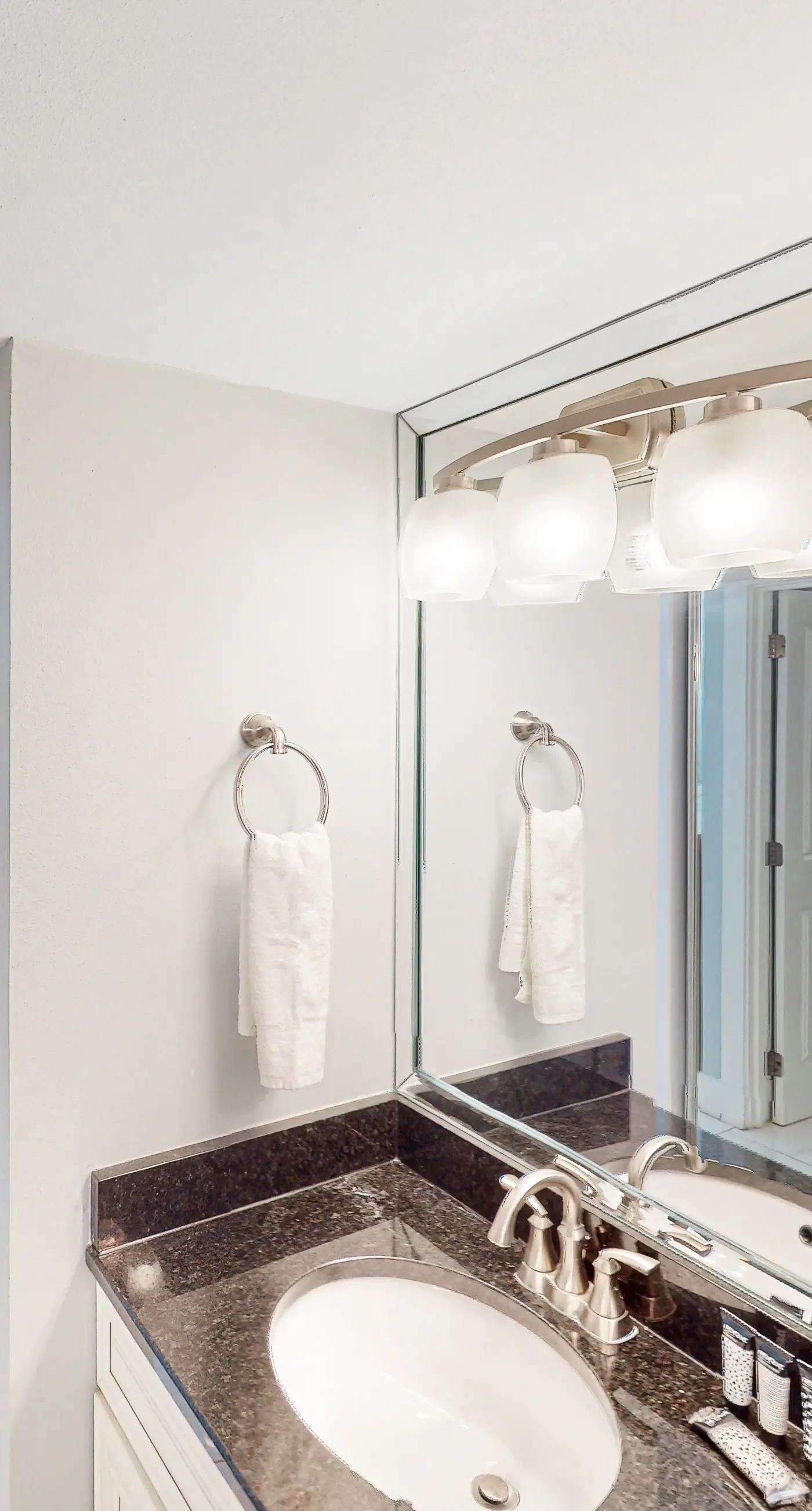 Enchanting condo with tennis, pool, hot tub, balcony, & washer/dryer