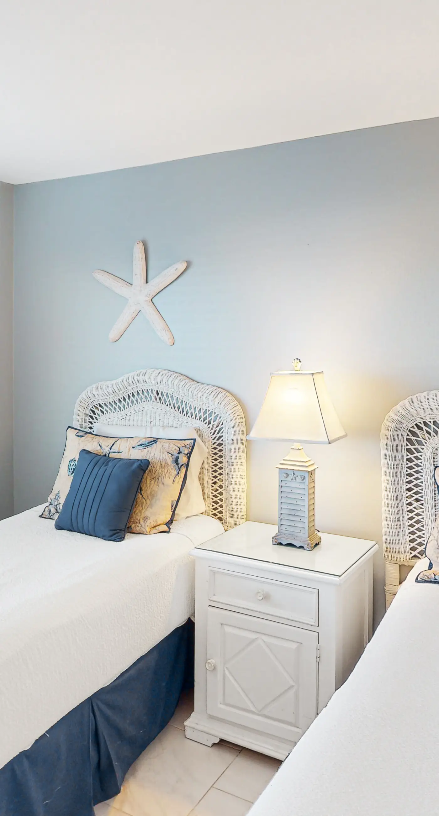 Enchanting condo with tennis, pool, hot tub, balcony, & washer/dryer