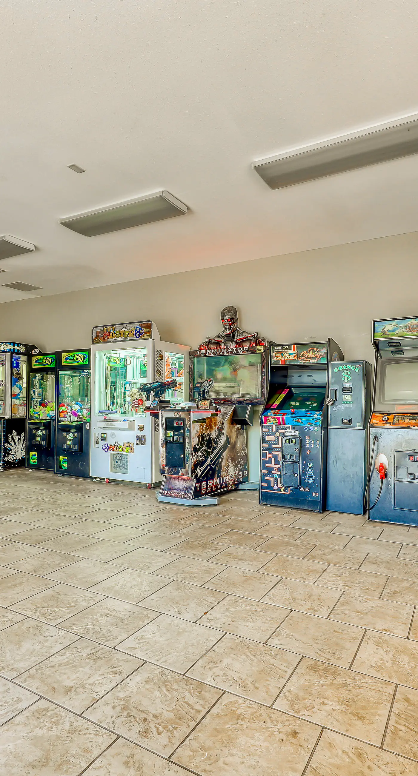 Enchanting condo with tennis, pool, hot tub, balcony, & washer/dryer