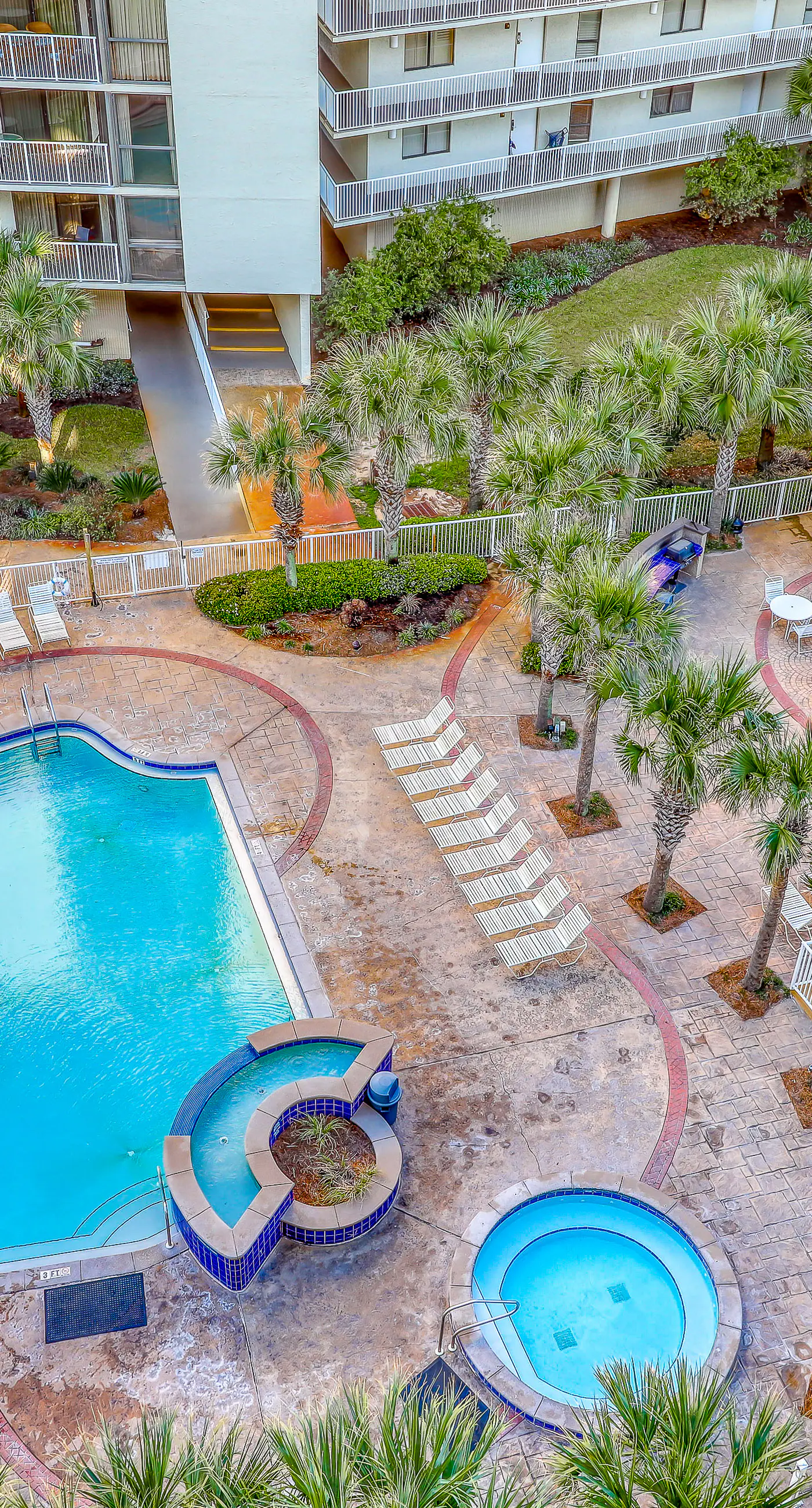 Enchanting condo with tennis, pool, hot tub, balcony, & washer/dryer