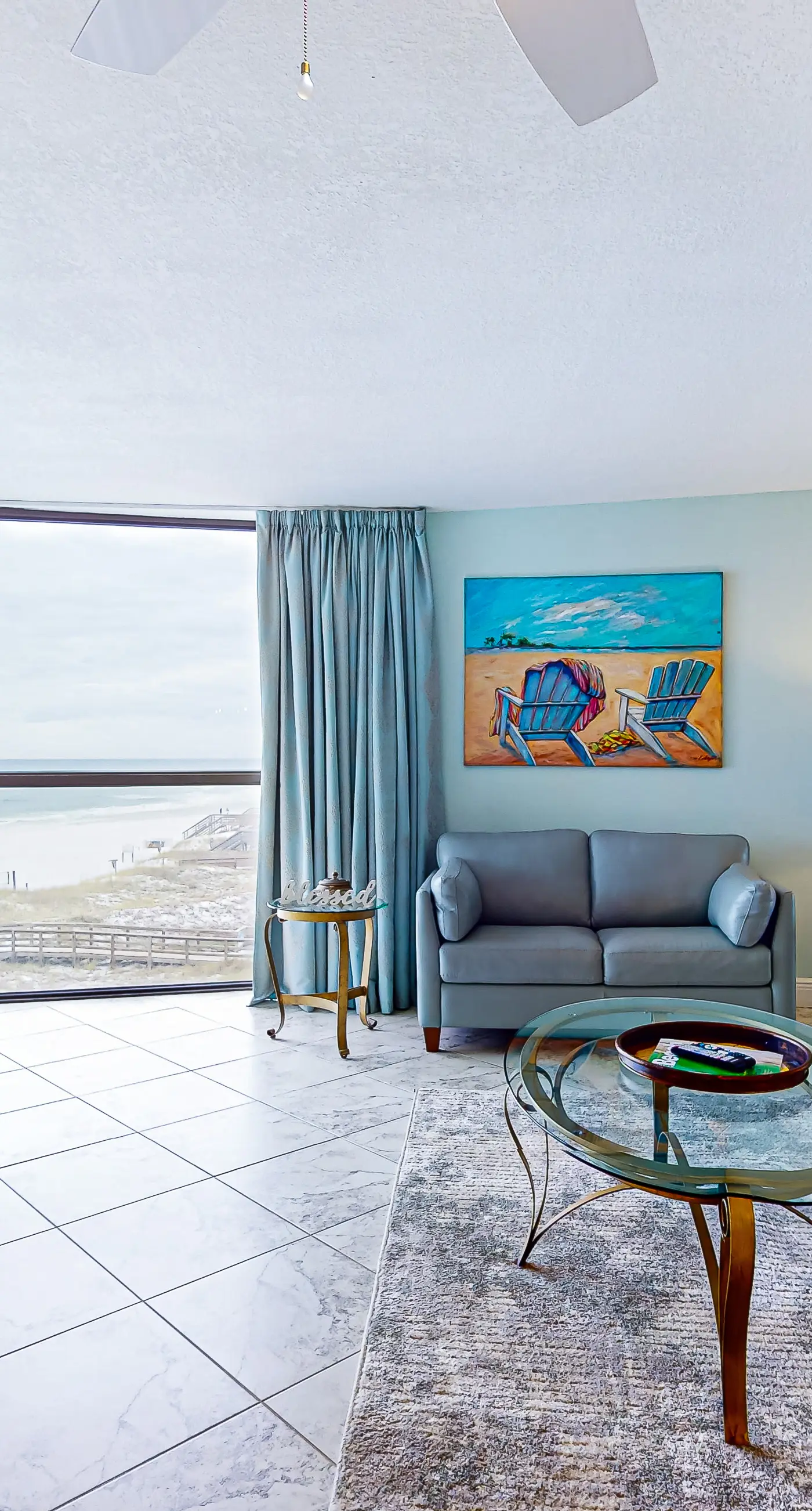 3rd Floor condo, 2 beach chairs included, Close to dining