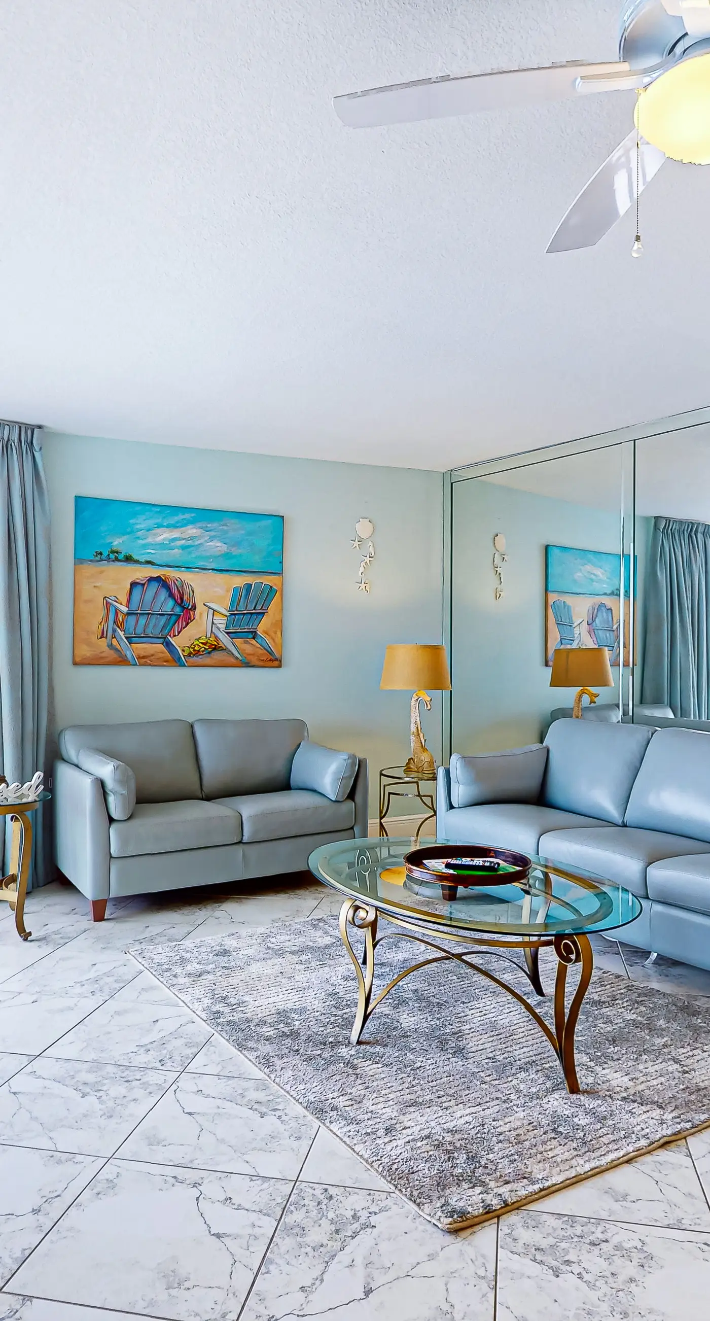 3rd Floor condo, 2 beach chairs included, Close to dining