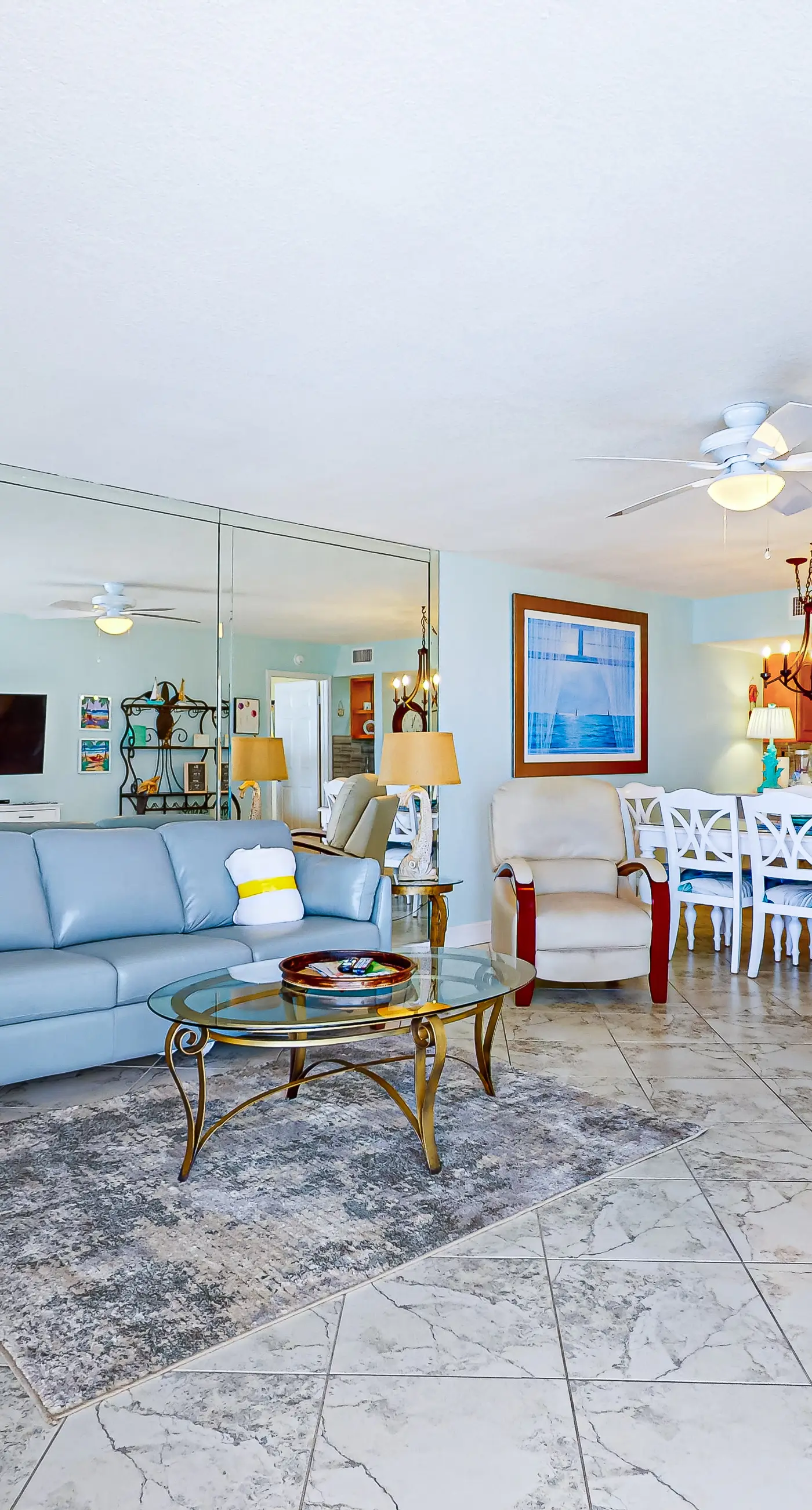 3rd Floor condo, 2 beach chairs included, Close to dining
