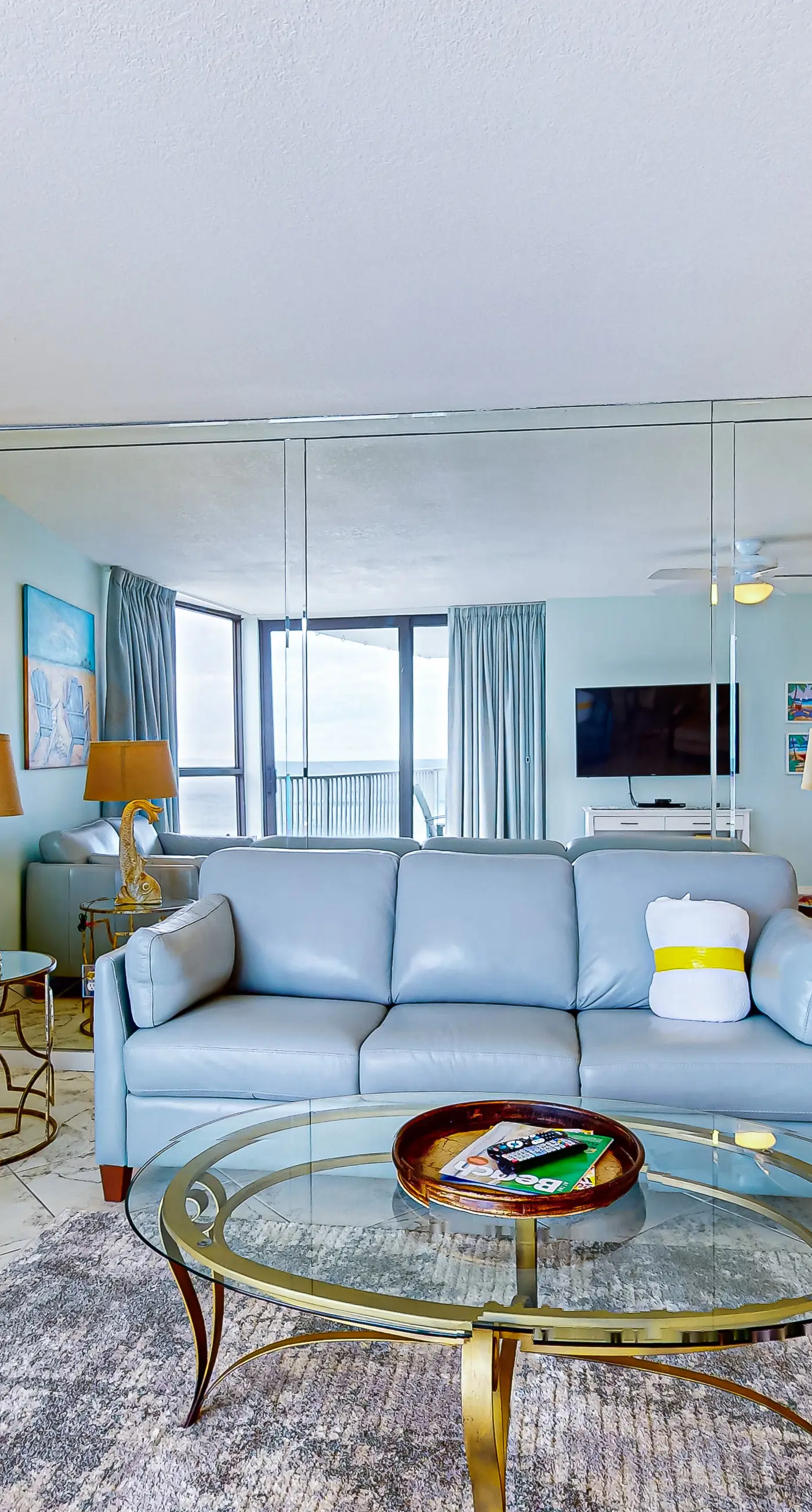 3rd Floor condo, 2 beach chairs included, Close to dining