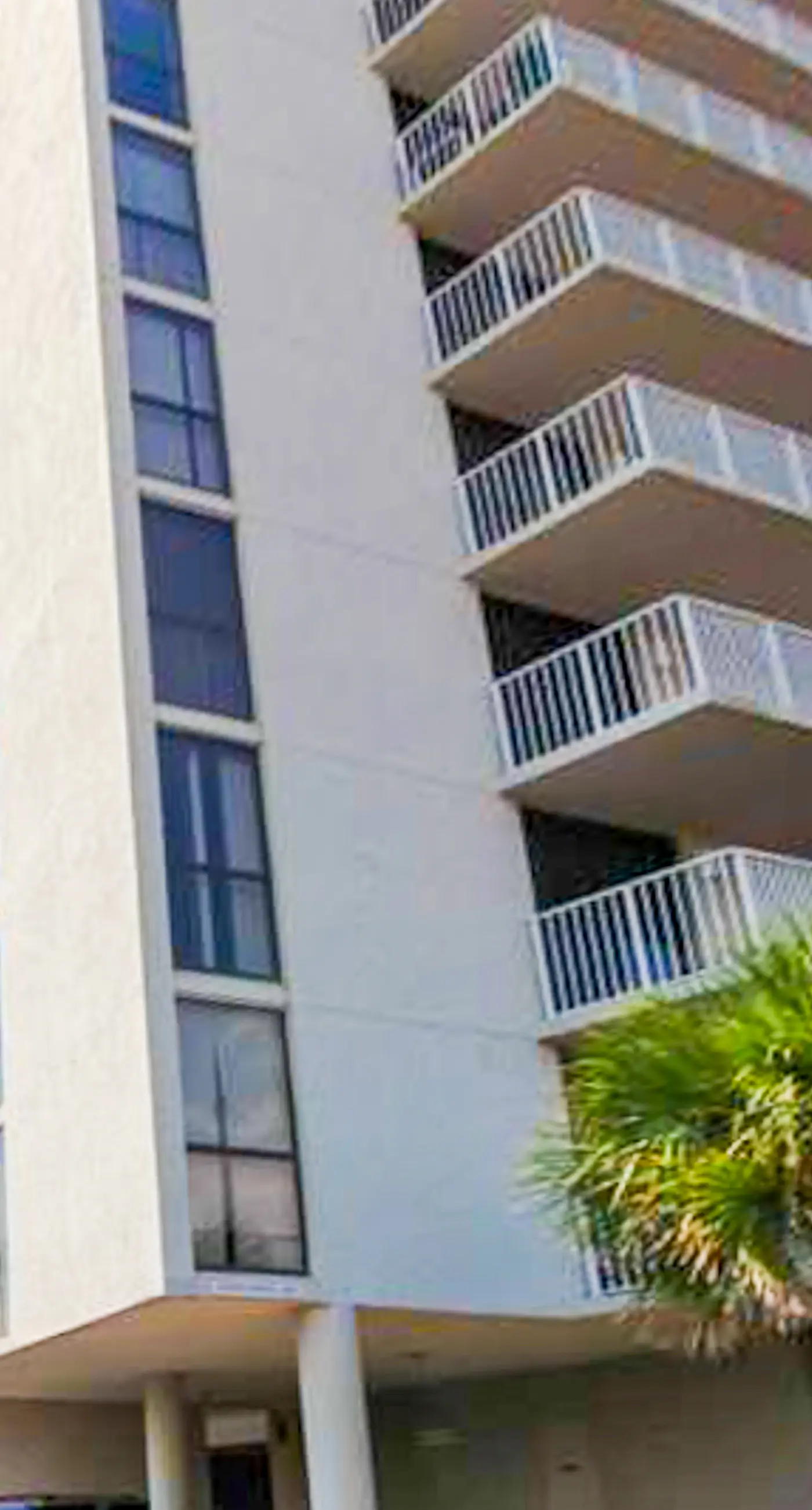3rd Floor condo, 2 beach chairs included, Close to dining