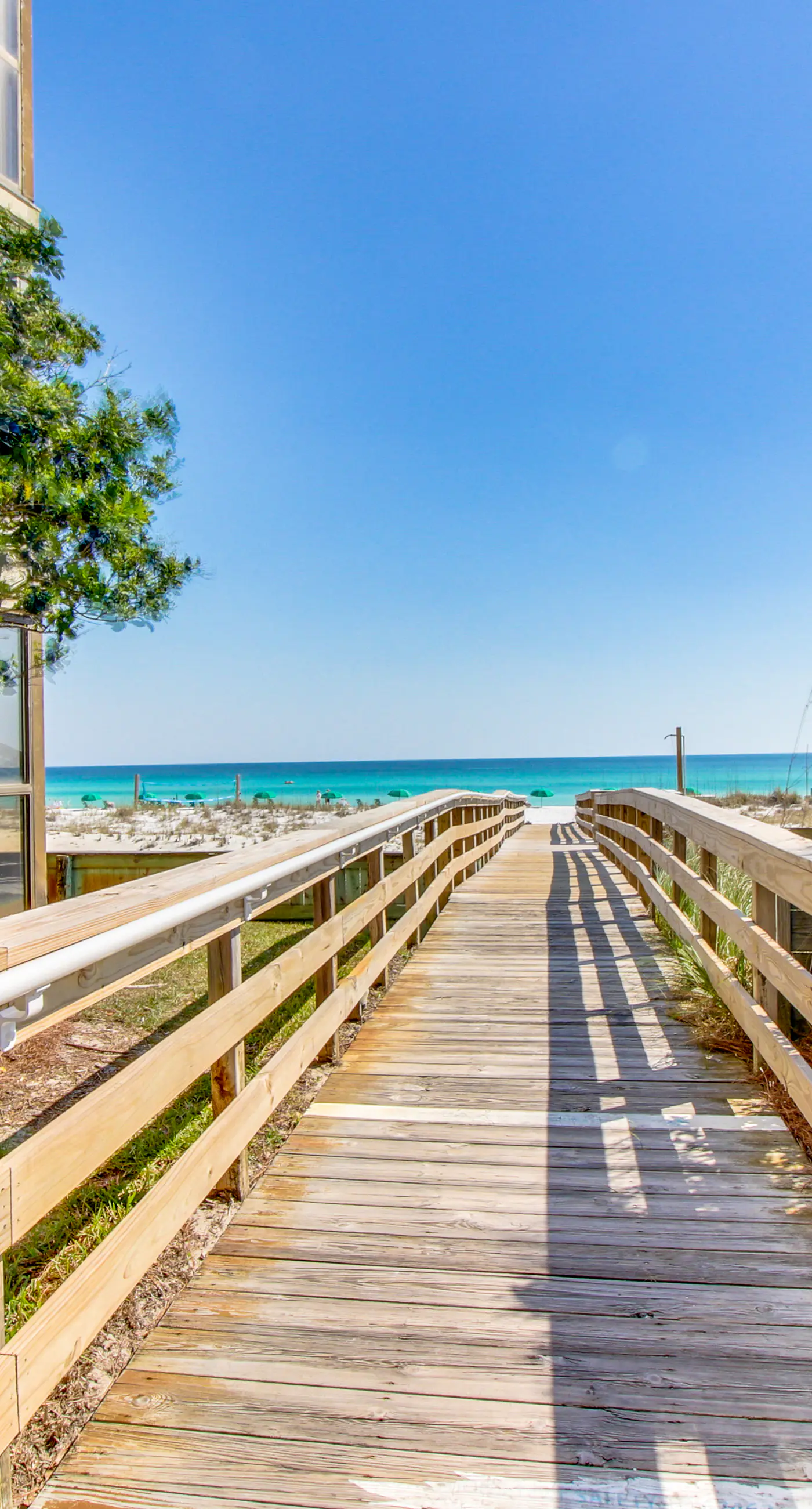 3rd Floor condo, 2 beach chairs included, Close to dining