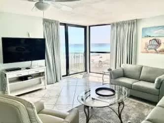 3rd Floor condo, 2 beach chairs included, Close to dining
