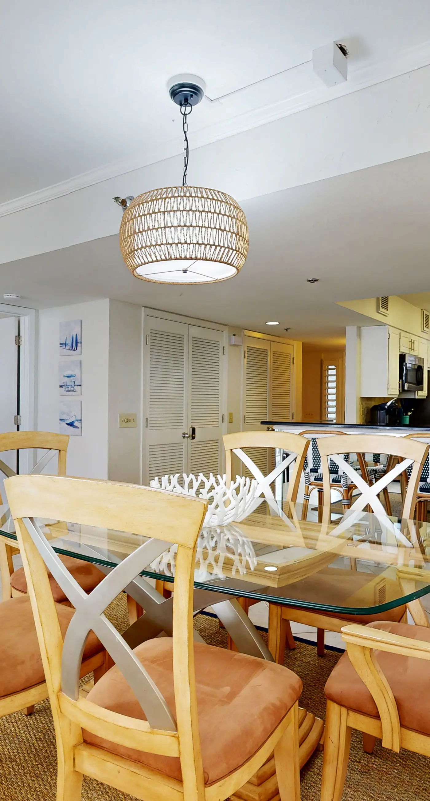 Beachfront condo with Gulf-view balcony & on-site pool/hot tub/tennis
