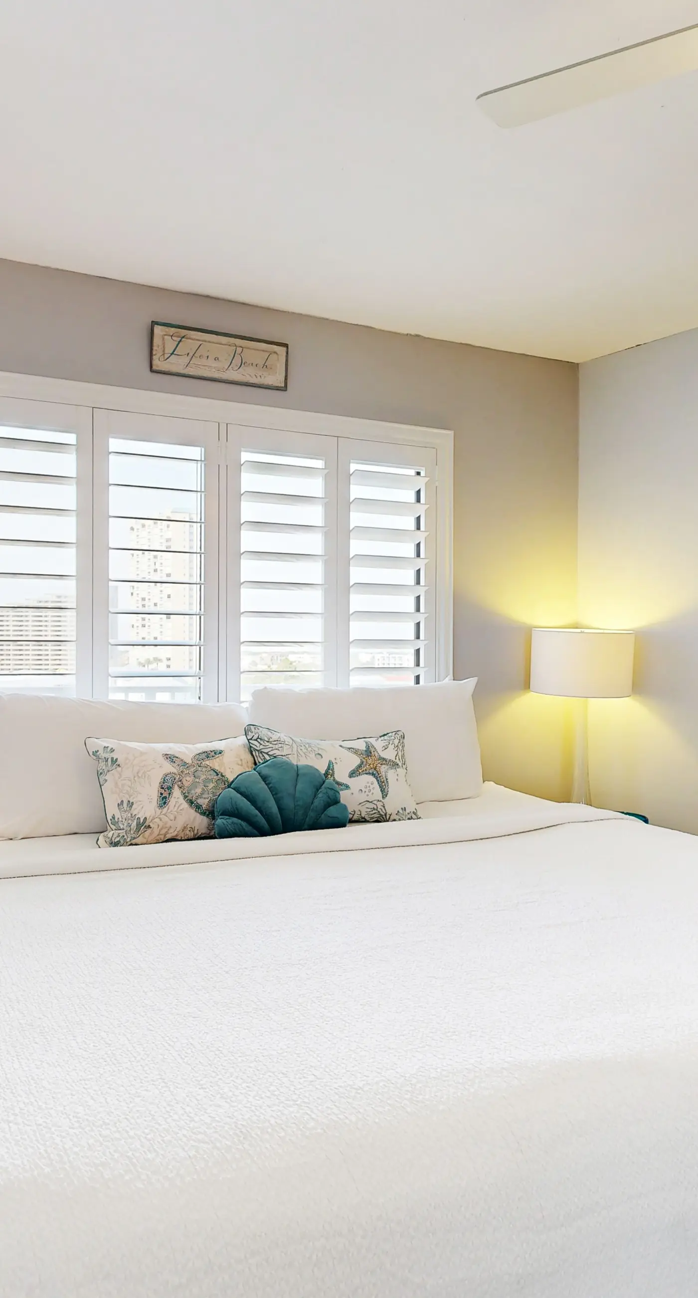 Beachfront condo with Gulf-view balcony & on-site pool/hot tub/tennis