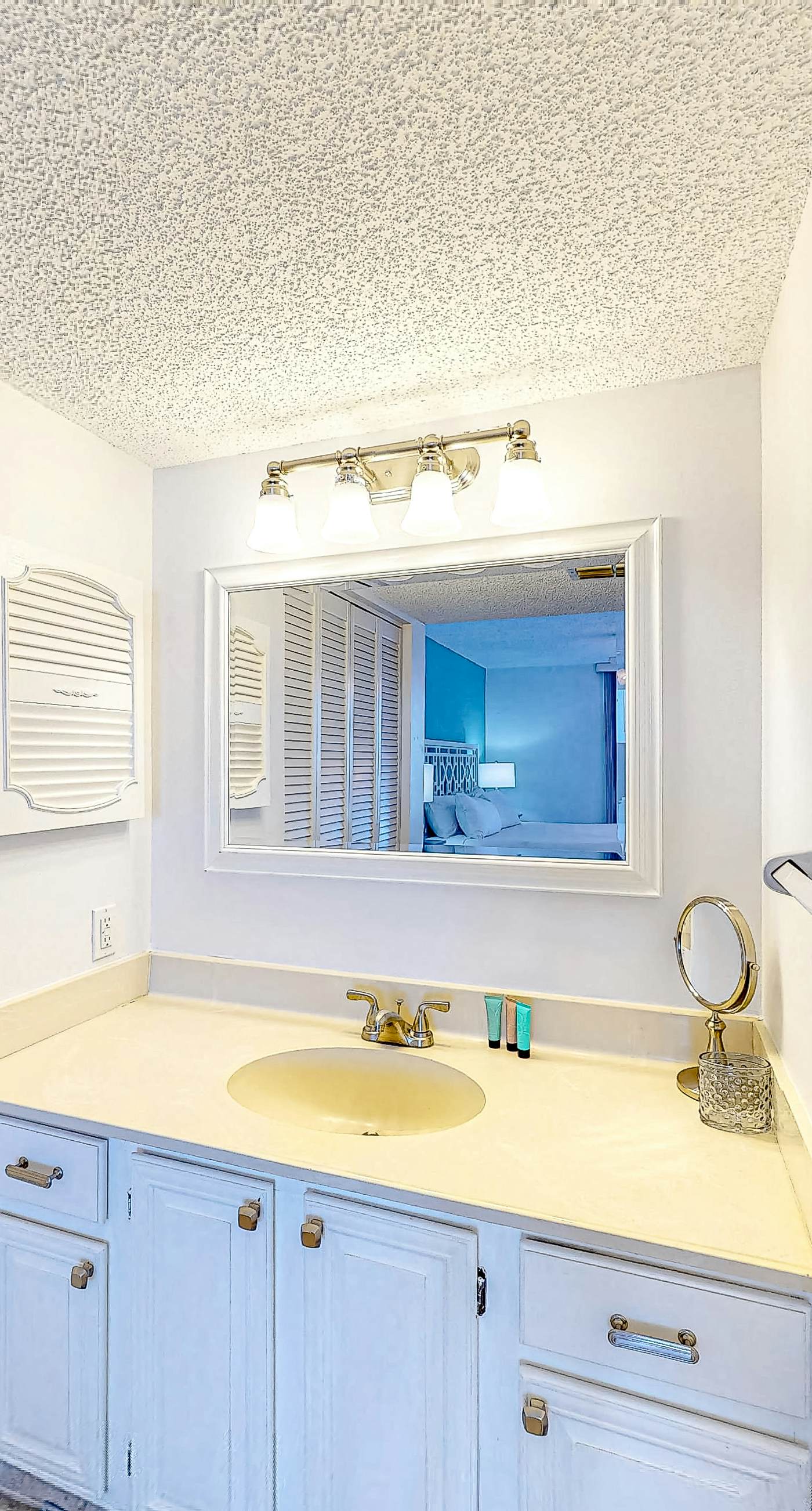 Gulf-view condo with balcony, pools, hot tub, beach access, & sports courts