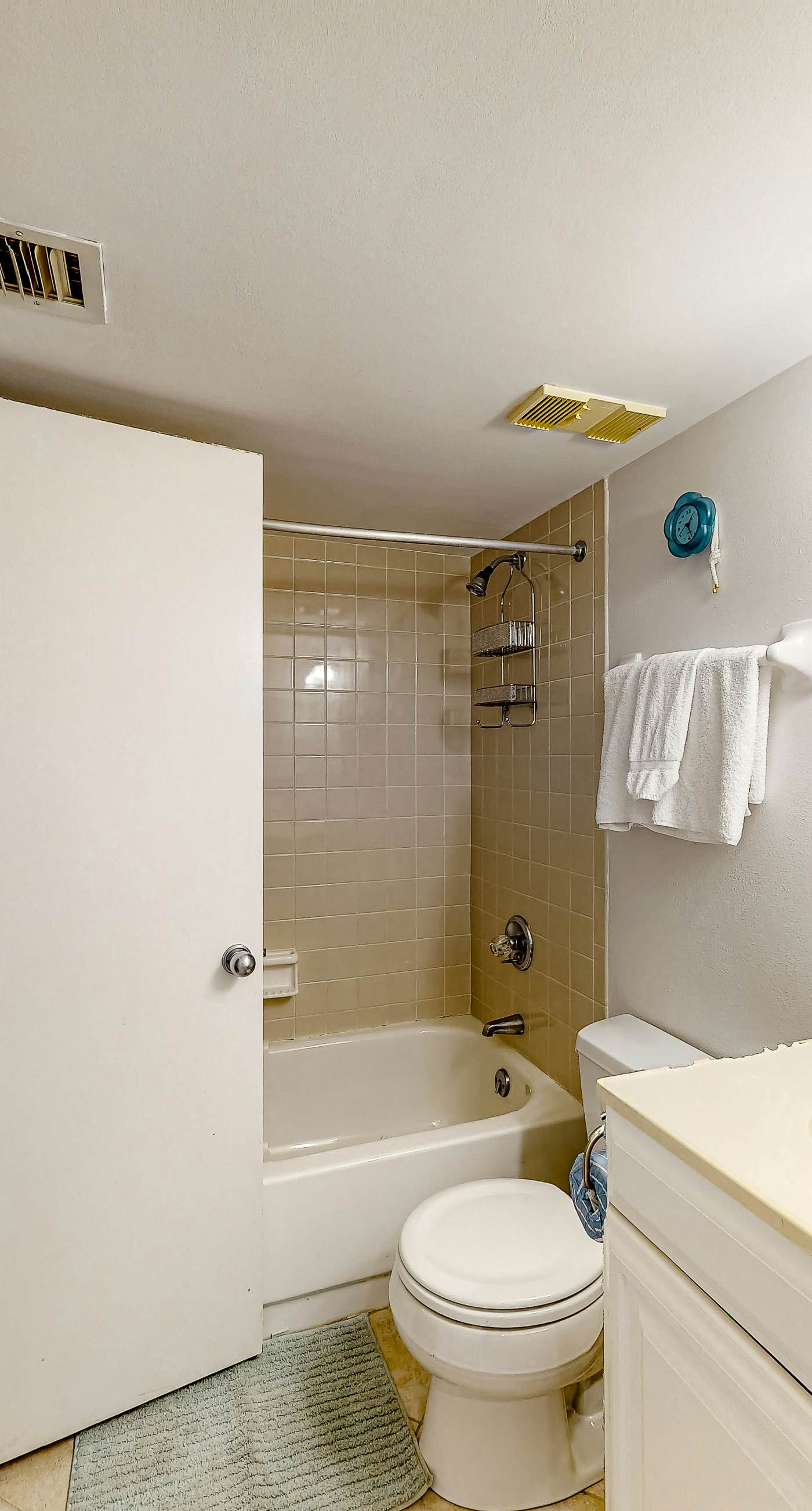 Gulf-view condo with balcony, pools, hot tub, beach access, & sports courts