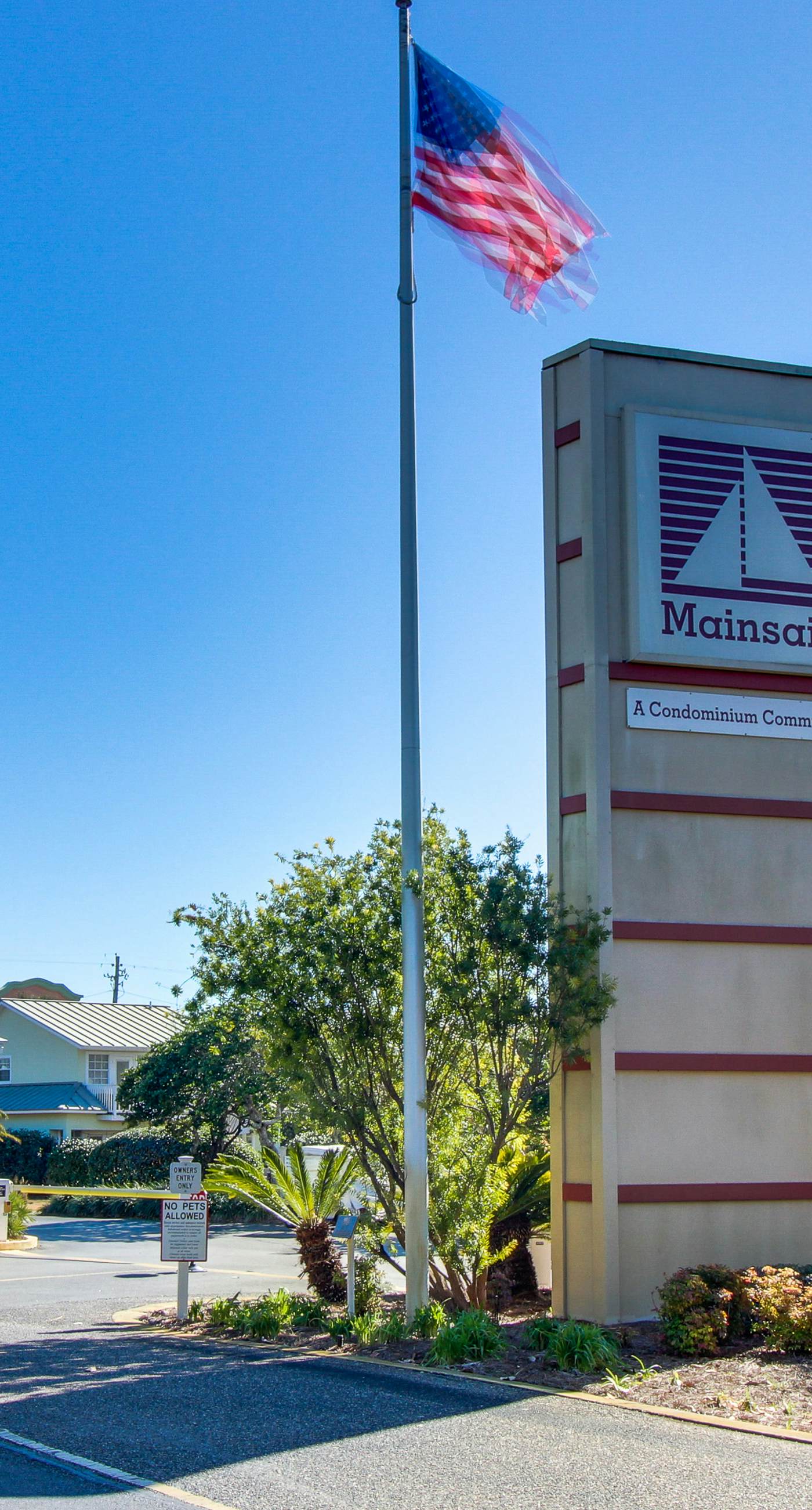 Gulf-view condo with balcony, pools, hot tub, beach access, & sports courts