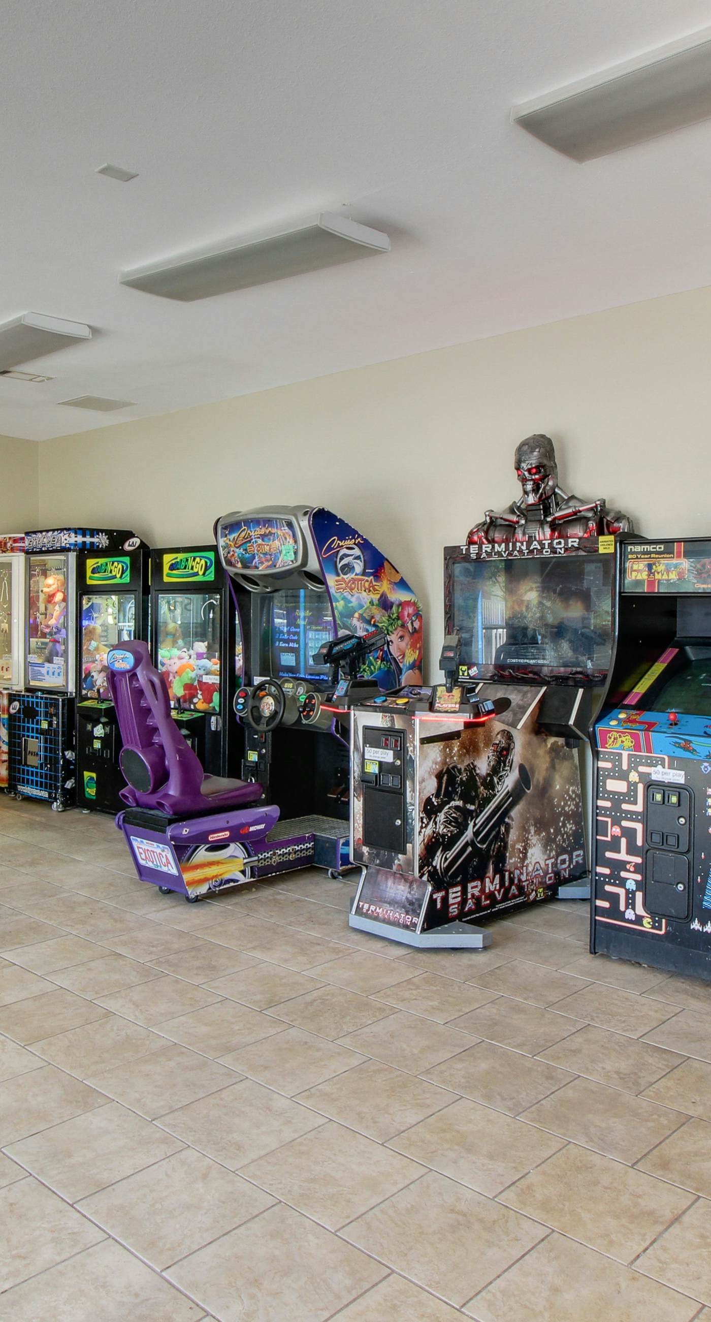 Gulf-view condo with balcony, pools, hot tub, beach access, & sports courts