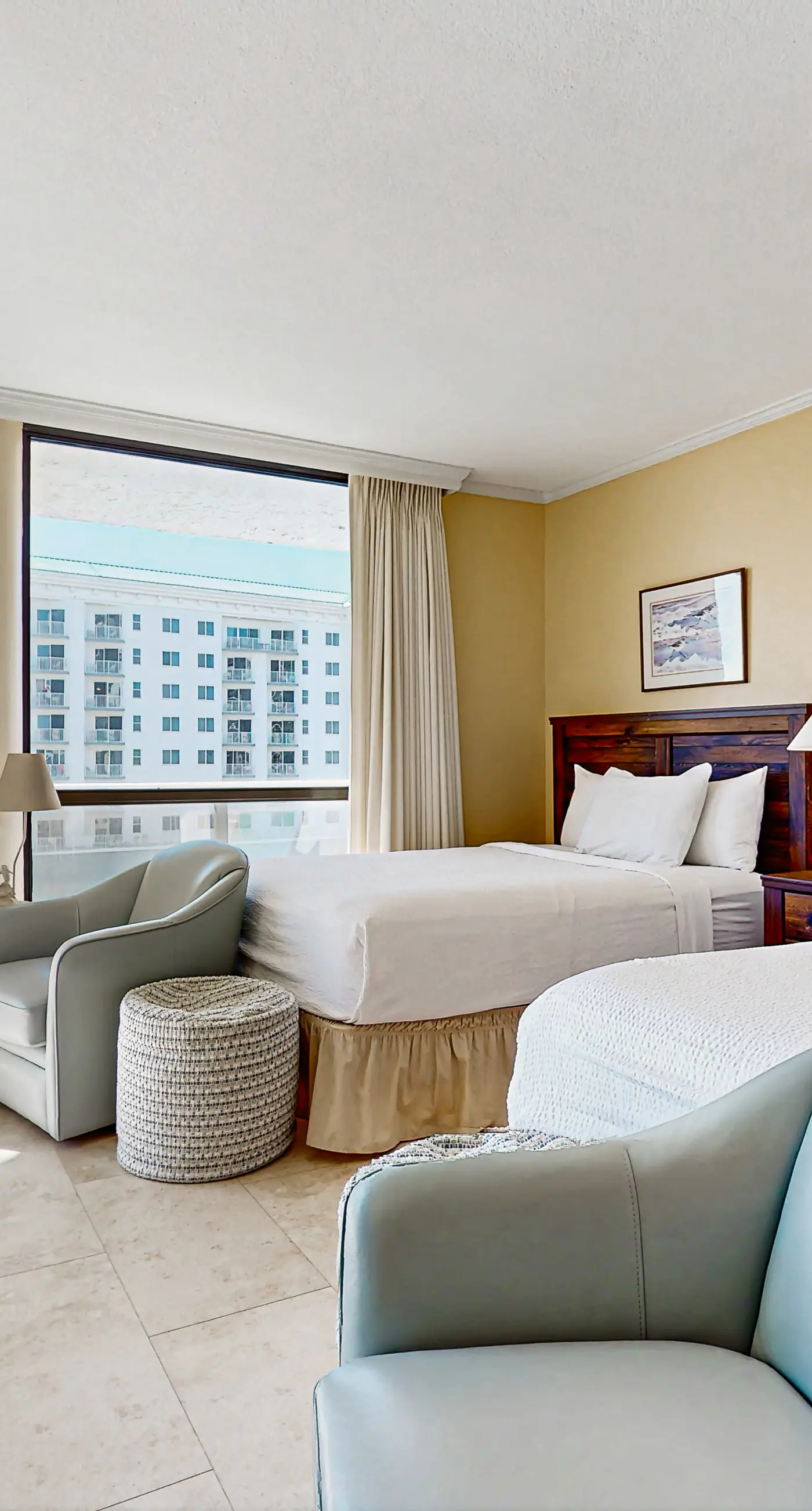 Gulf-view condo with beach access, pools, hot tubs, tennis, & private balcony
