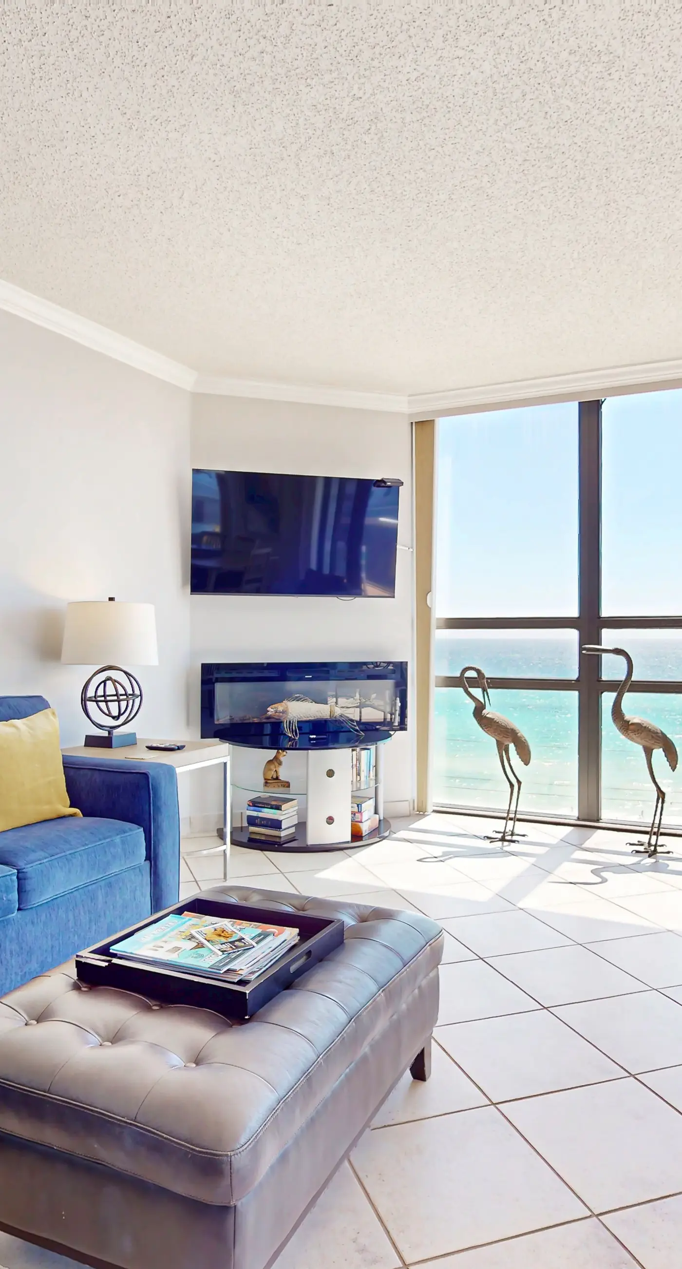 Beautiful gulf-front villa w/free WiFi, shared pool & hot tub, central AC, views