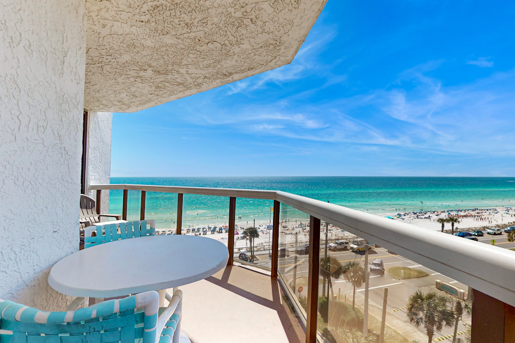 Beautiful gulf-front villa with free WiFi, shared pool & hot tub, central AC, views