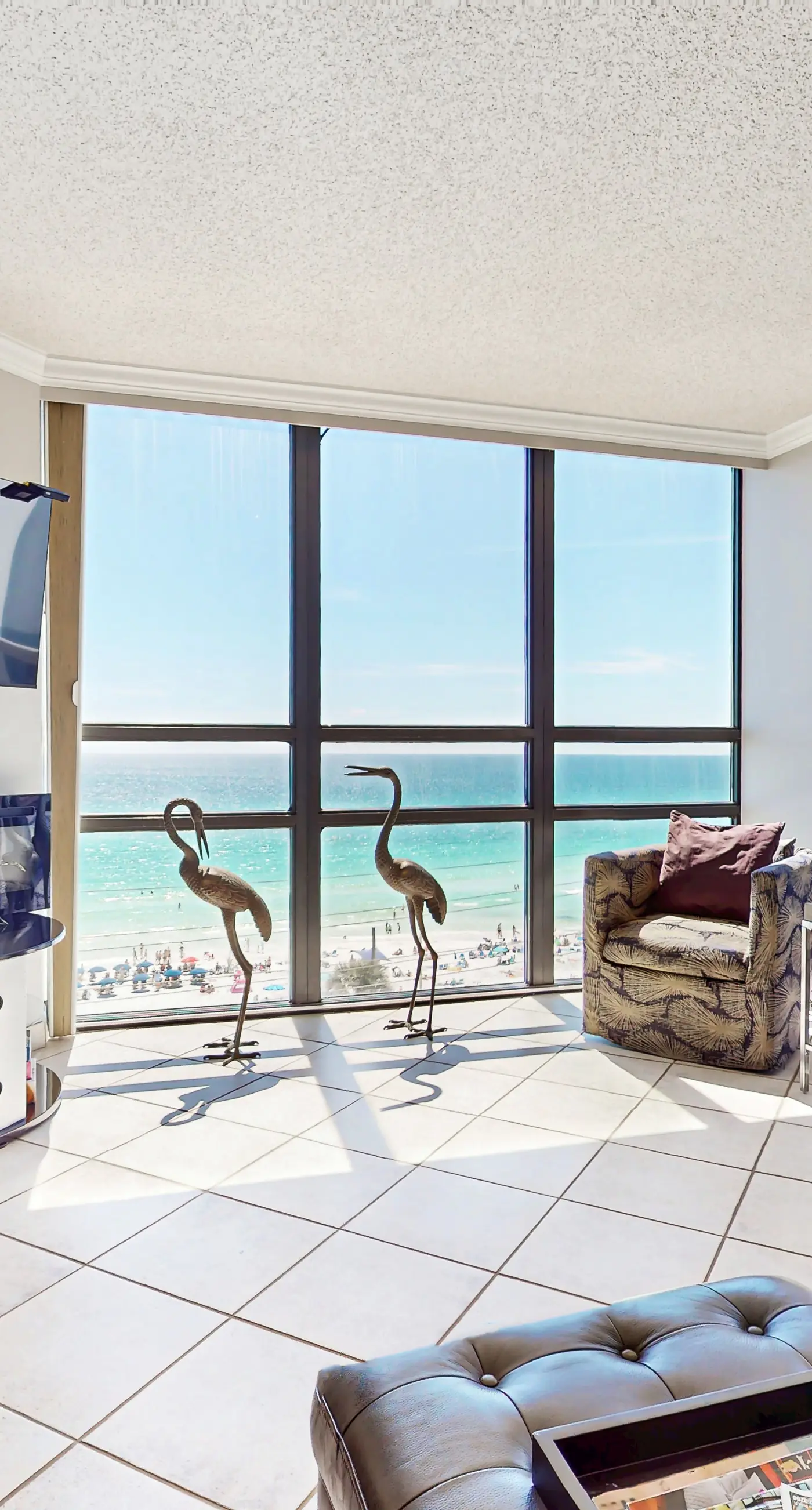 Beautiful gulf-front villa w/free WiFi, shared pool & hot tub, central AC, views