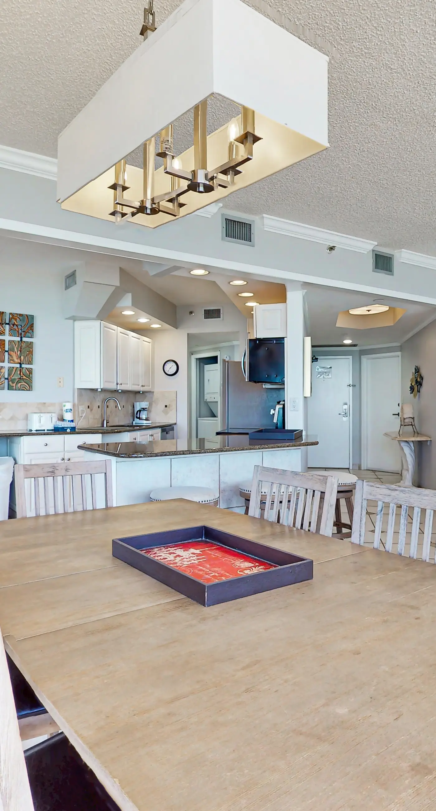 Beautiful gulf-front villa w/free WiFi, shared pool & hot tub, central AC, views