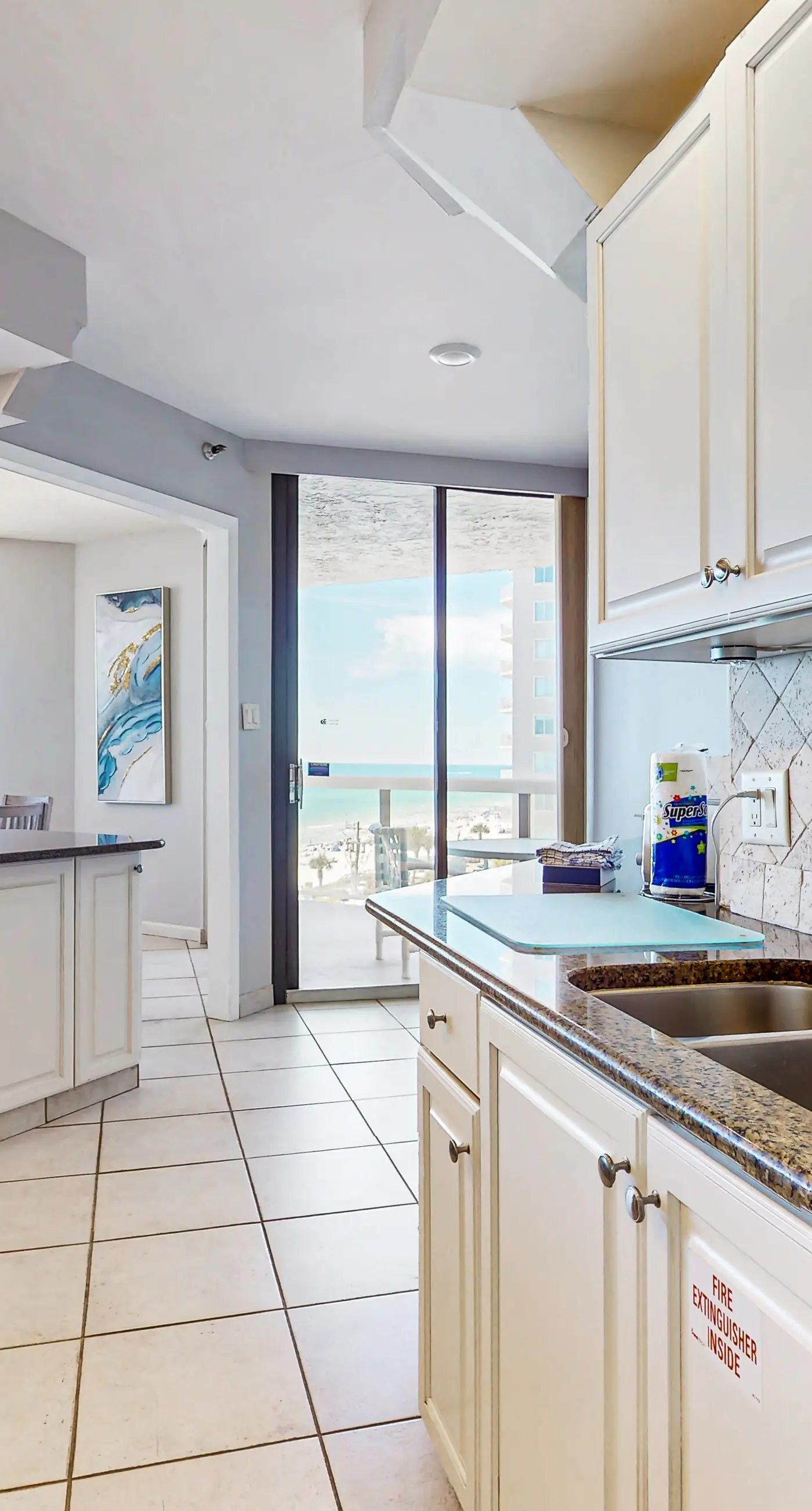 Beautiful gulf-front villa w/free WiFi, shared pool & hot tub, central AC, views