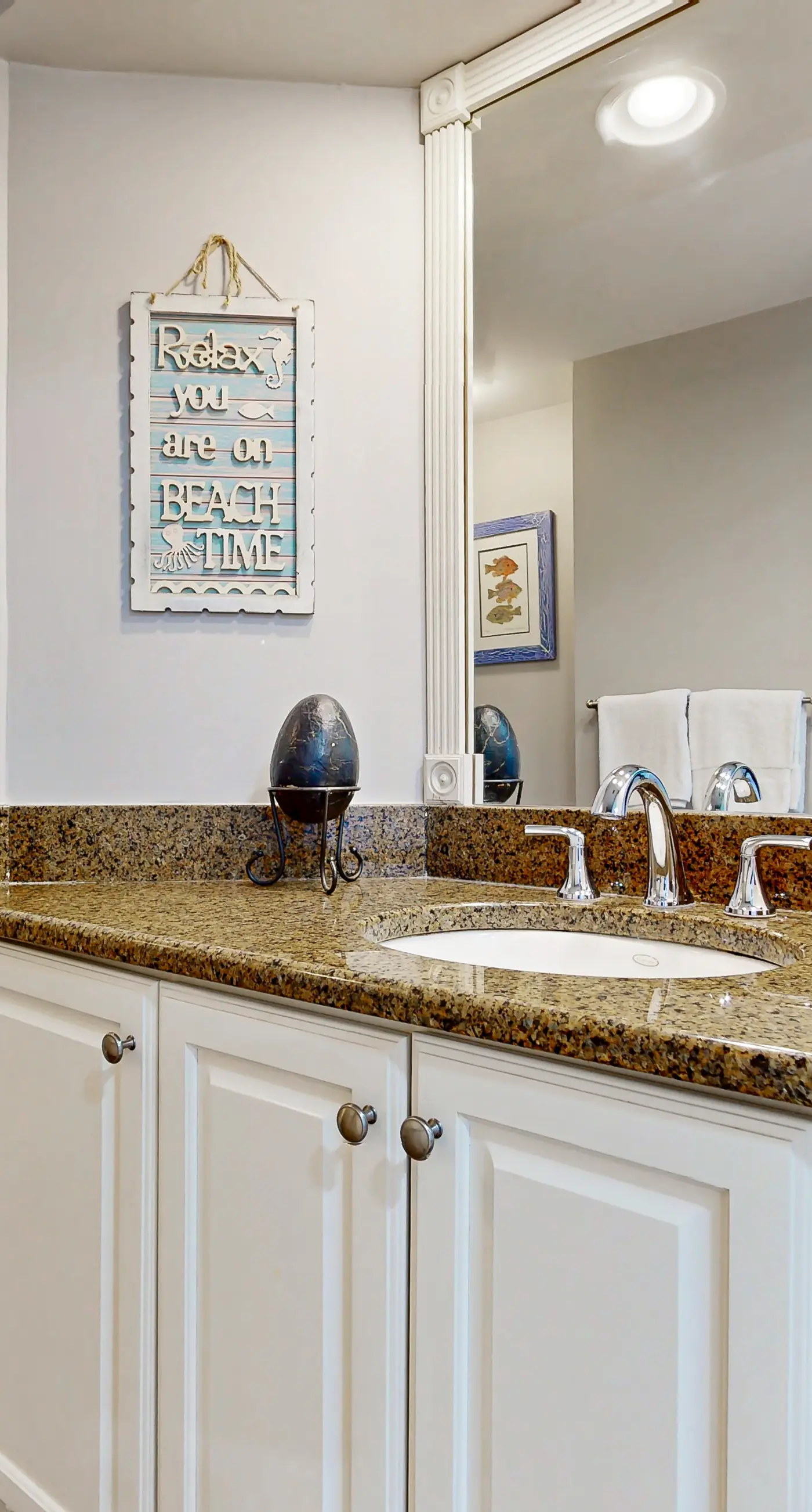 Beautiful gulf-front villa w/free WiFi, shared pool & hot tub, central AC, views