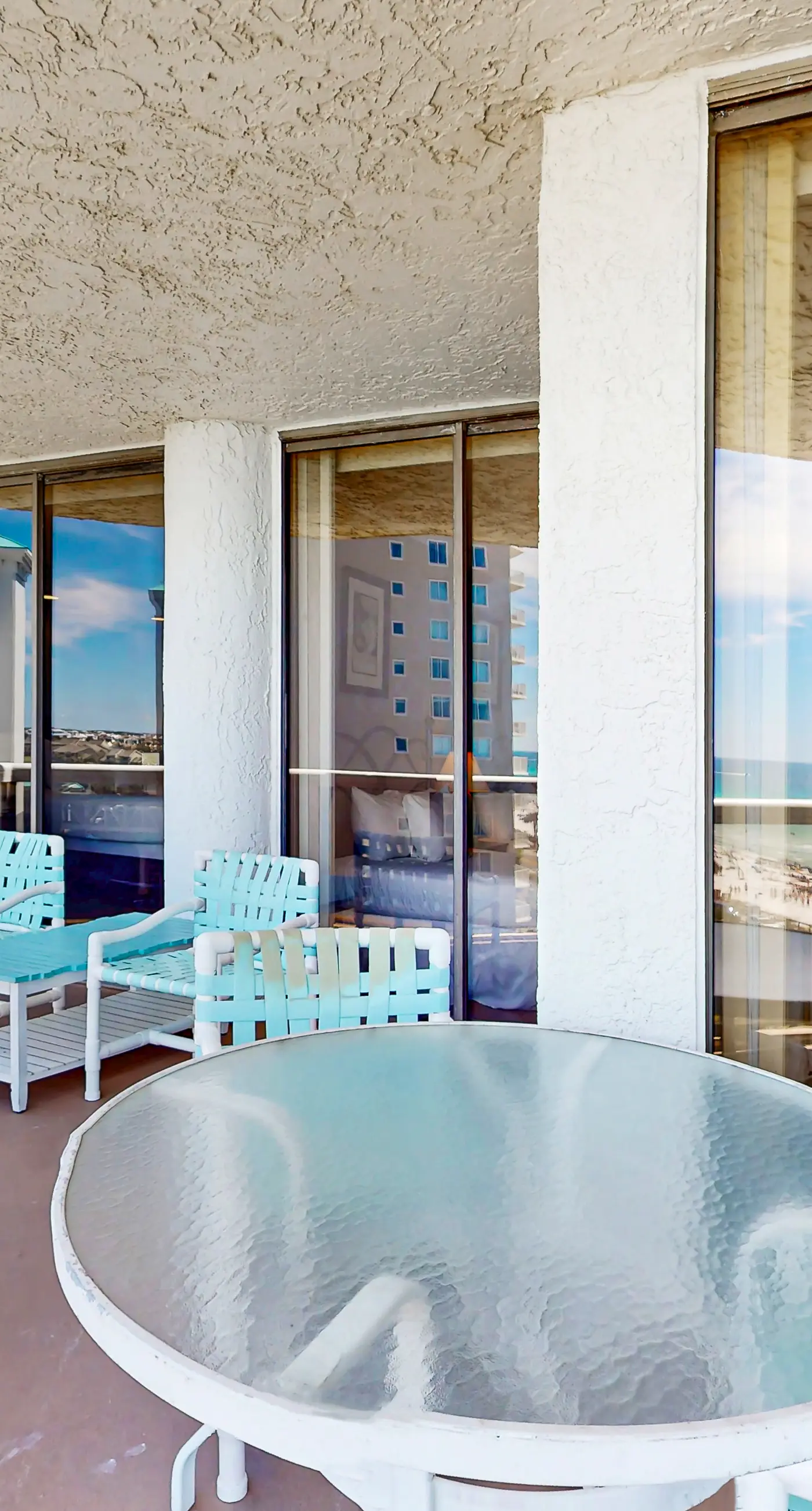 Beautiful gulf-front villa w/free WiFi, shared pool & hot tub, central AC, views
