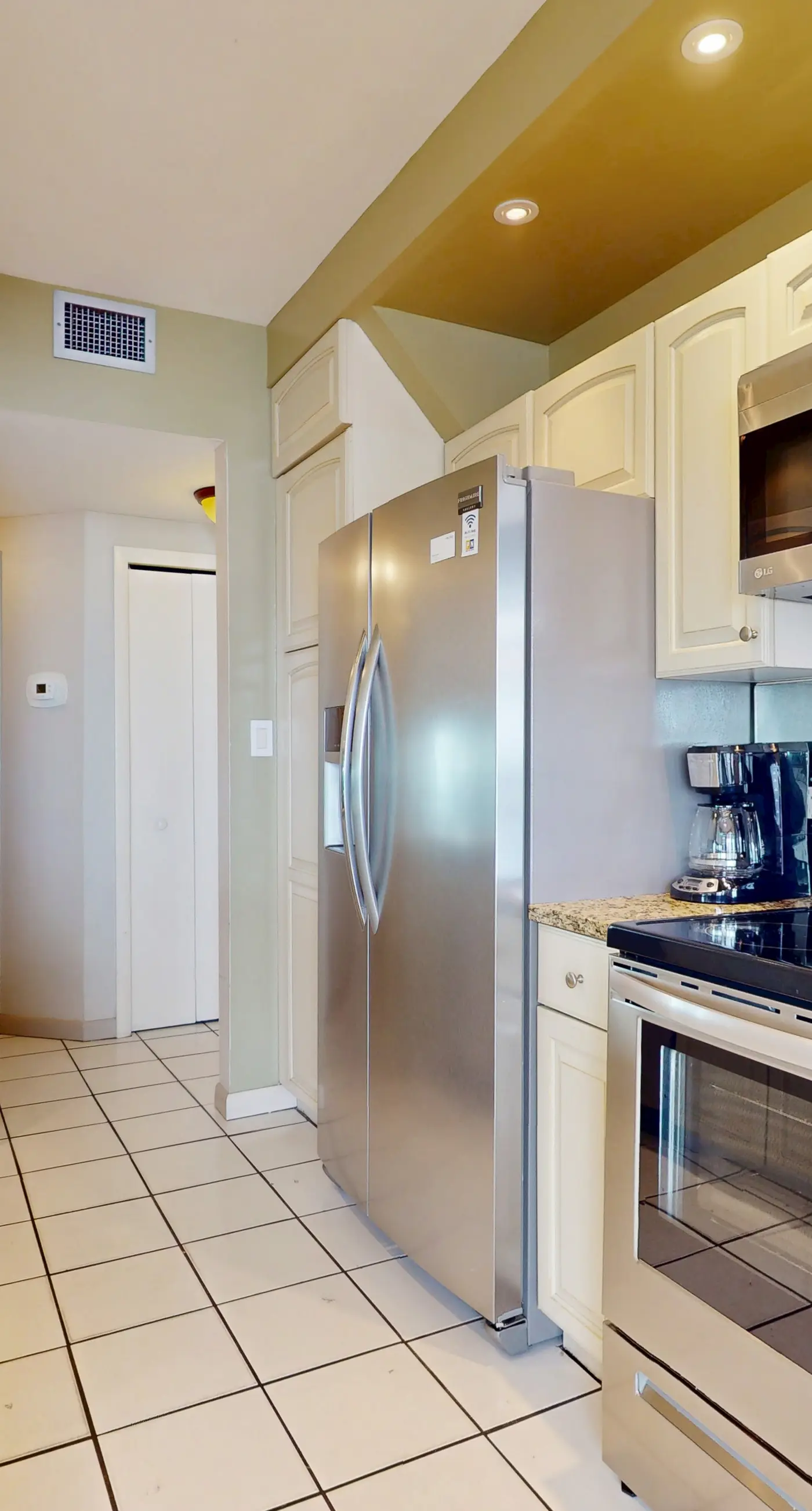 Beautiful beachfront condo with shared pool, tennis, & beach access