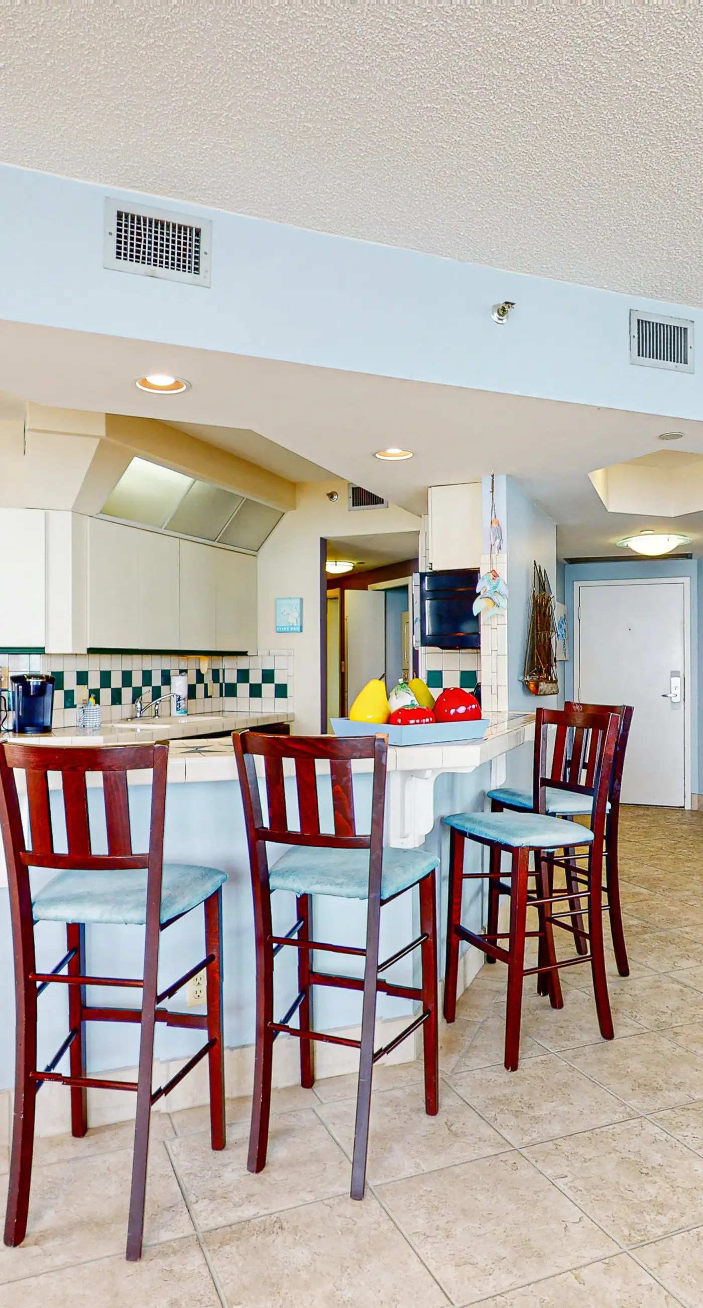 Gorgeous gulf-side home w/free WiFi/gulf view/shared pool & hot tub/central AC