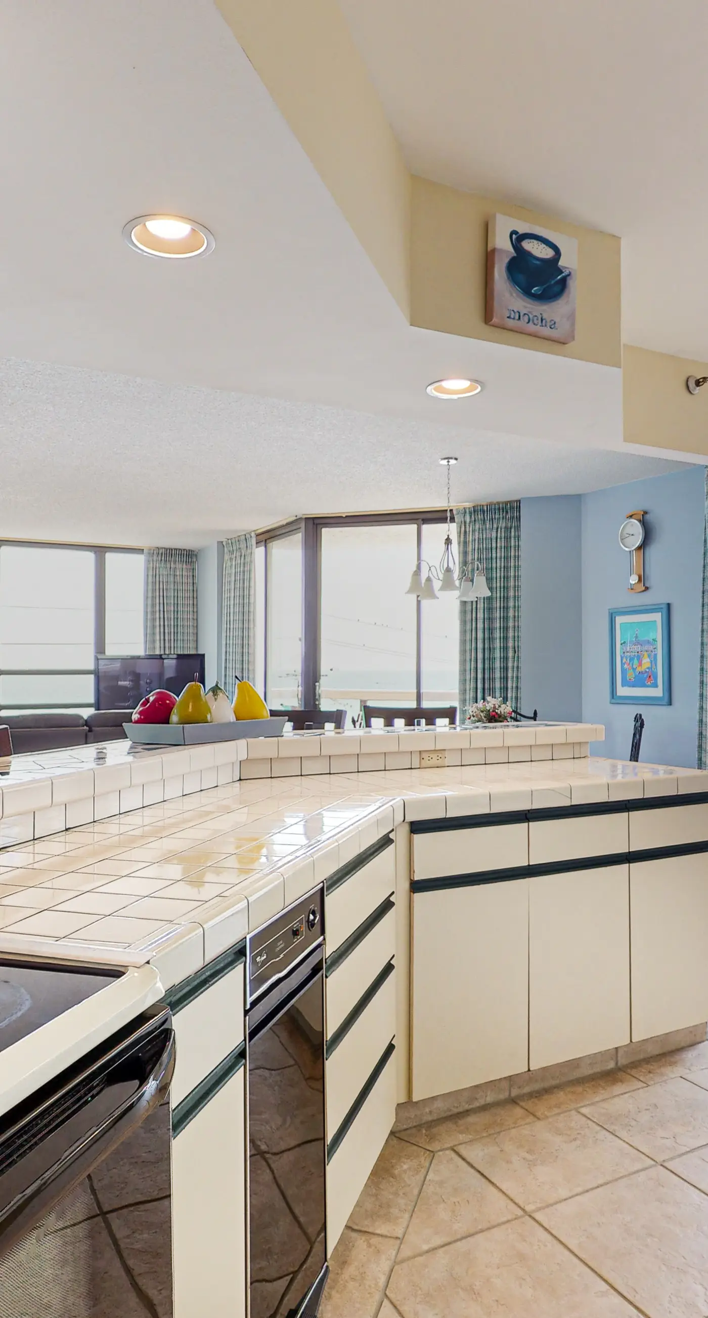 Gorgeous gulf-side home w/free WiFi/gulf view/shared pool & hot tub/central AC