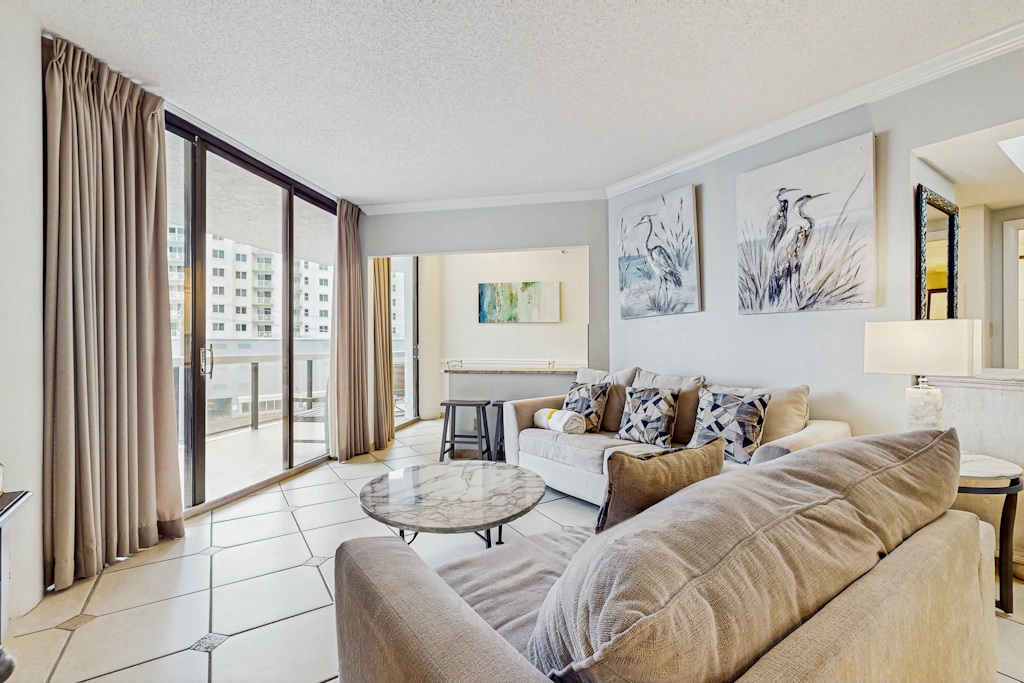Updated Gulf view condo with resort pool, hot tub, gym & beach bar